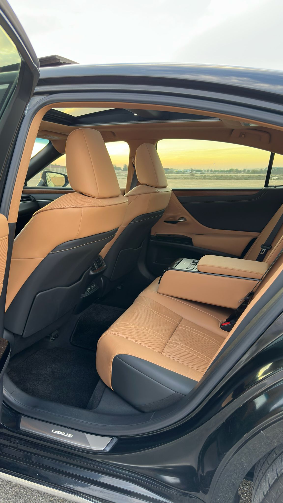 LEXUS ES350 2024 • SEDAN