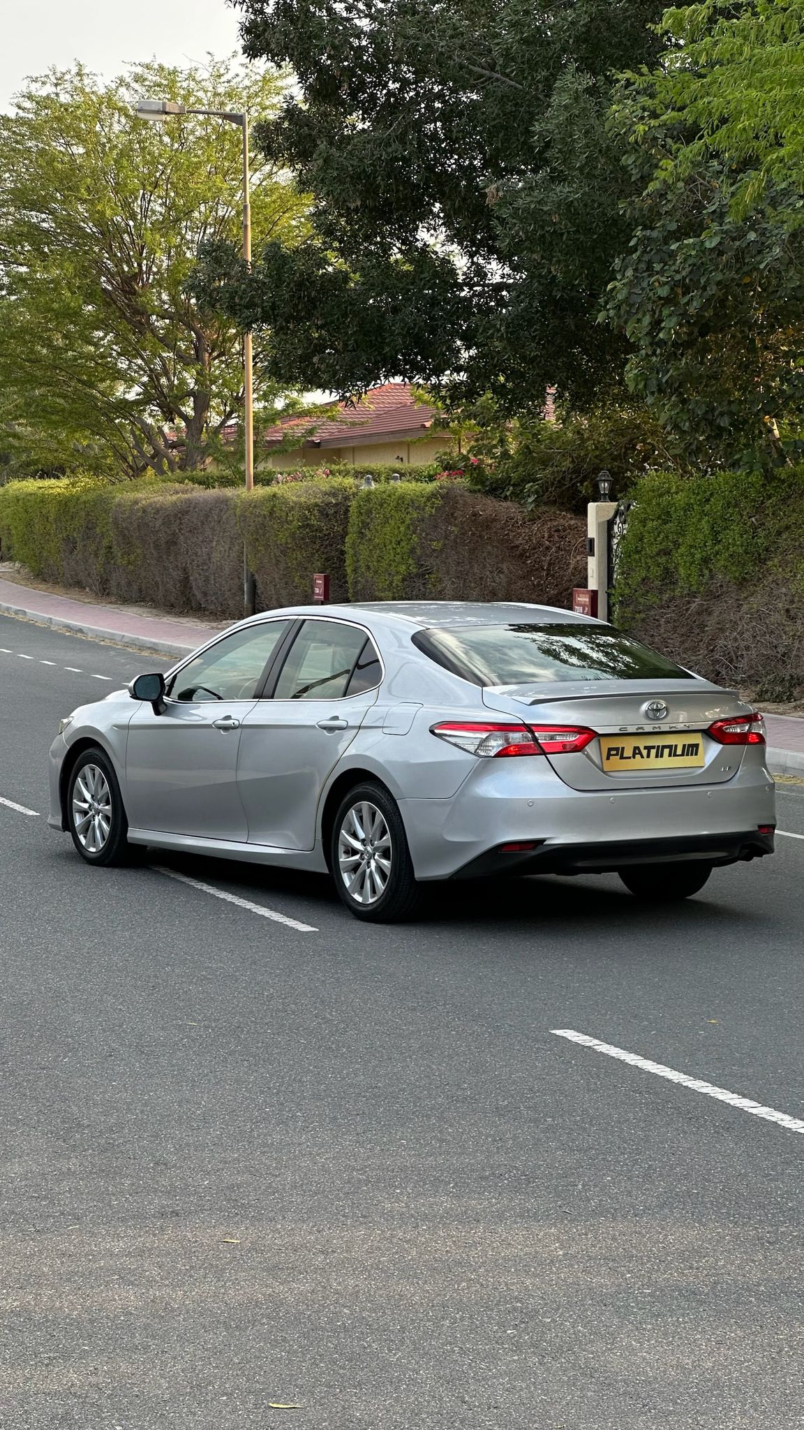 TOYOTA CAMRY LE 2019 • SEDAN
