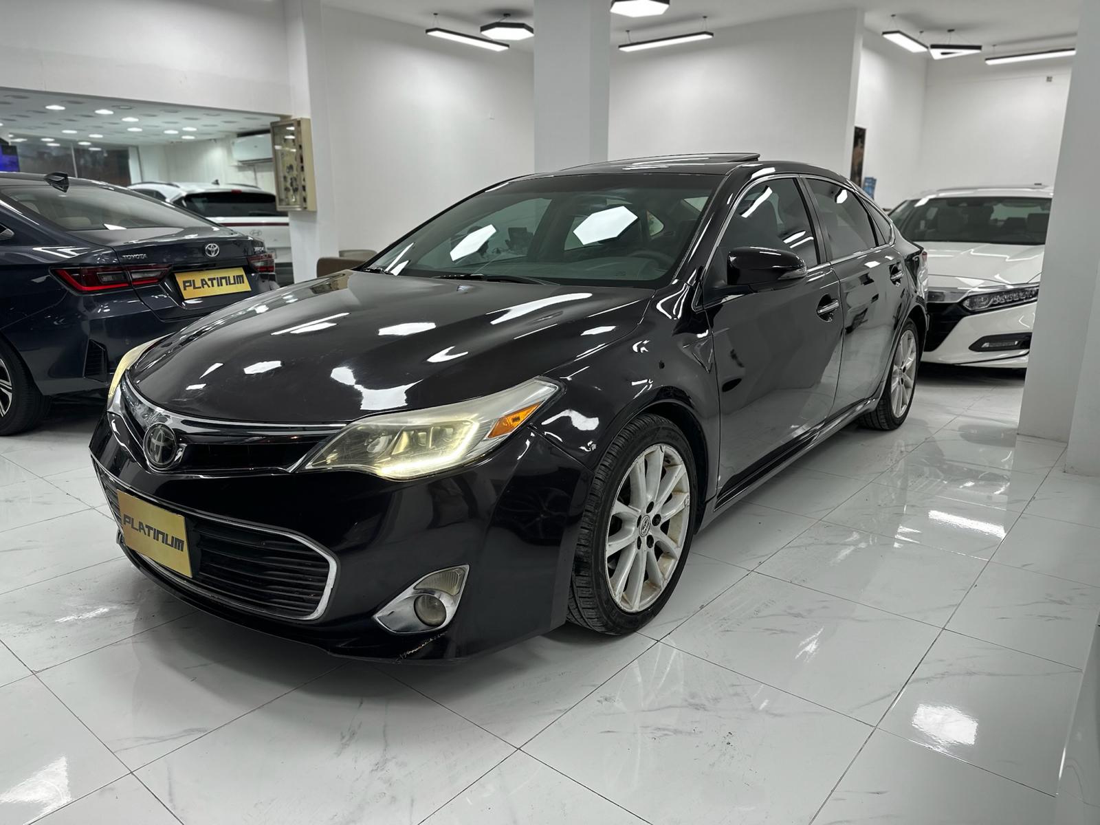 TOYOTA AVALON 2013 • SEDAN