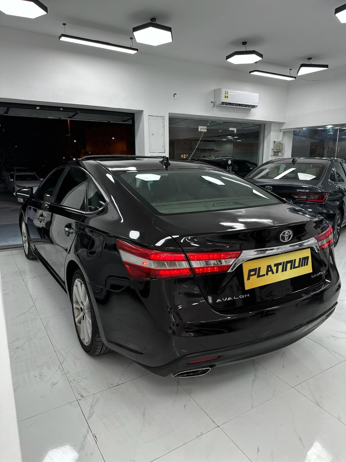 TOYOTA AVALON 2013 • SEDAN