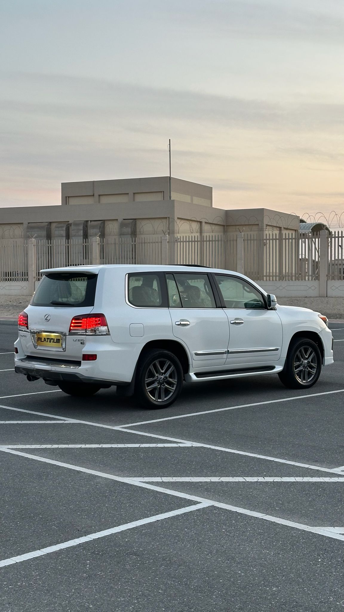 LEXUS LX570 2014 • SUV