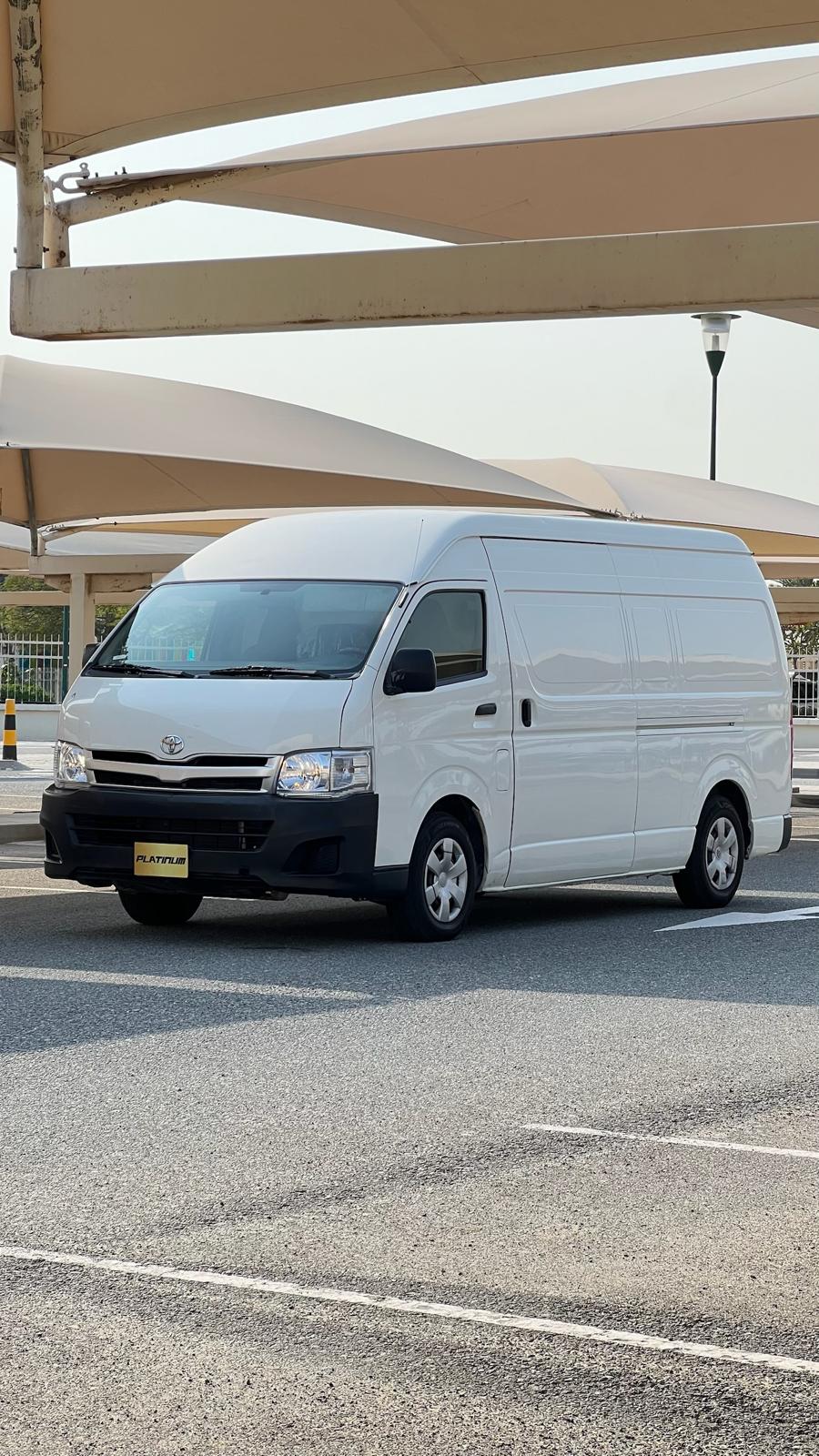 TOYOTA HIACE 2013 • VAN