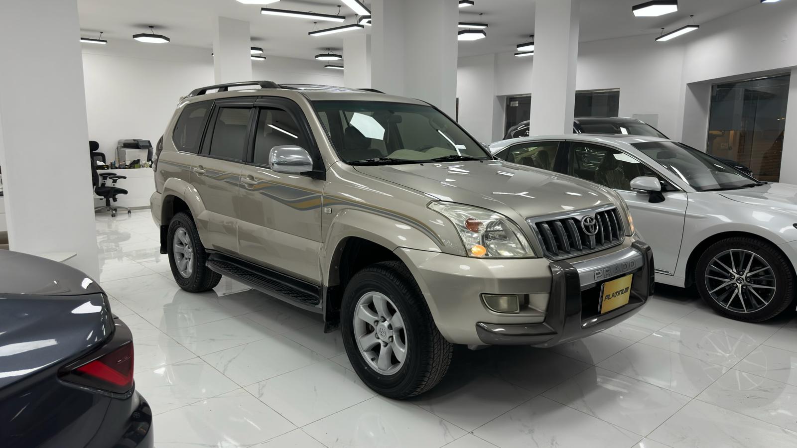 TOYOTA PRADO 2004 • SUV