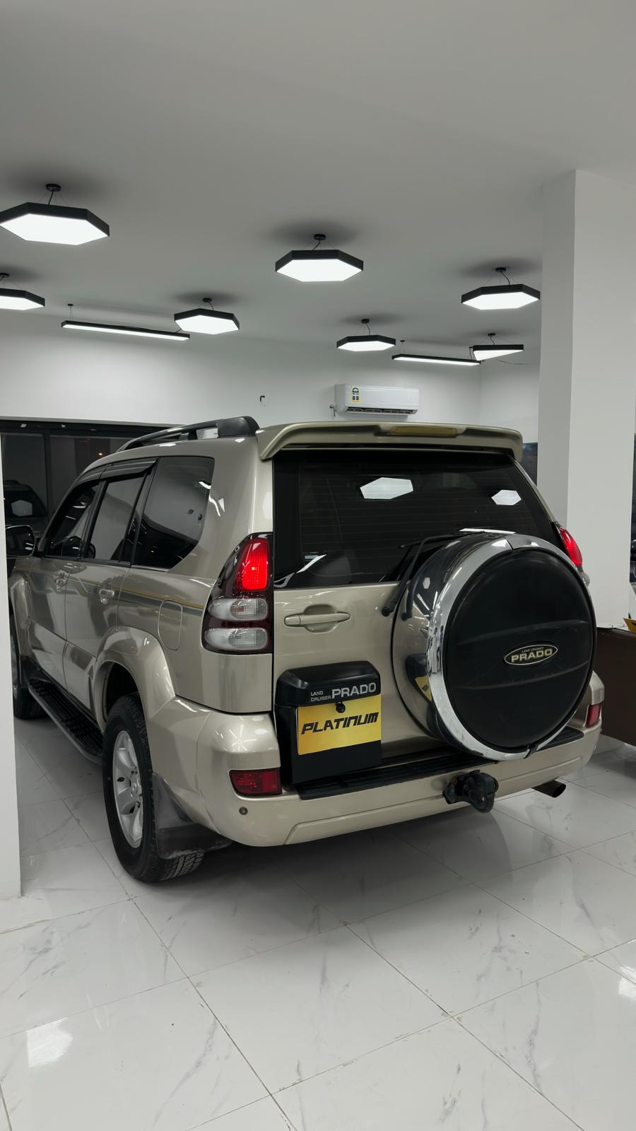 TOYOTA PRADO 2004 • SUV