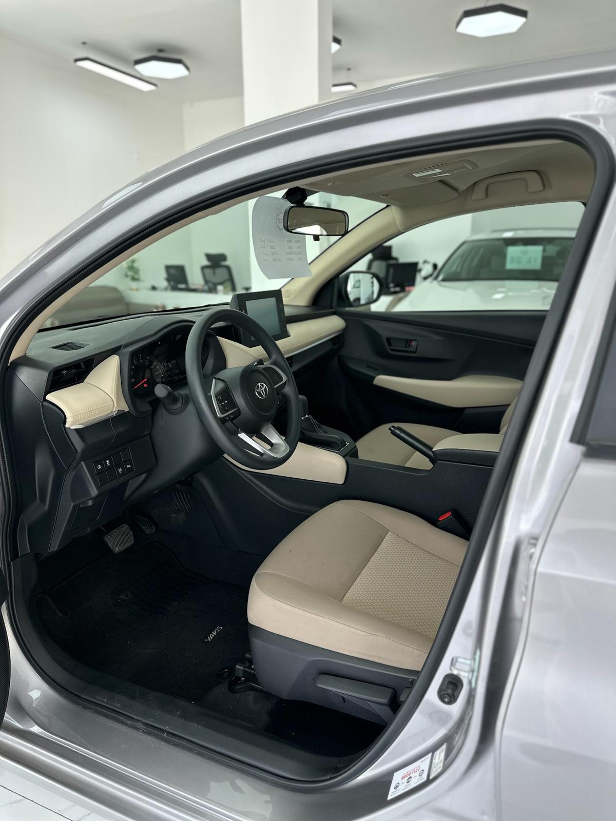 TOYOTA YARIS 2026 • SEDAN