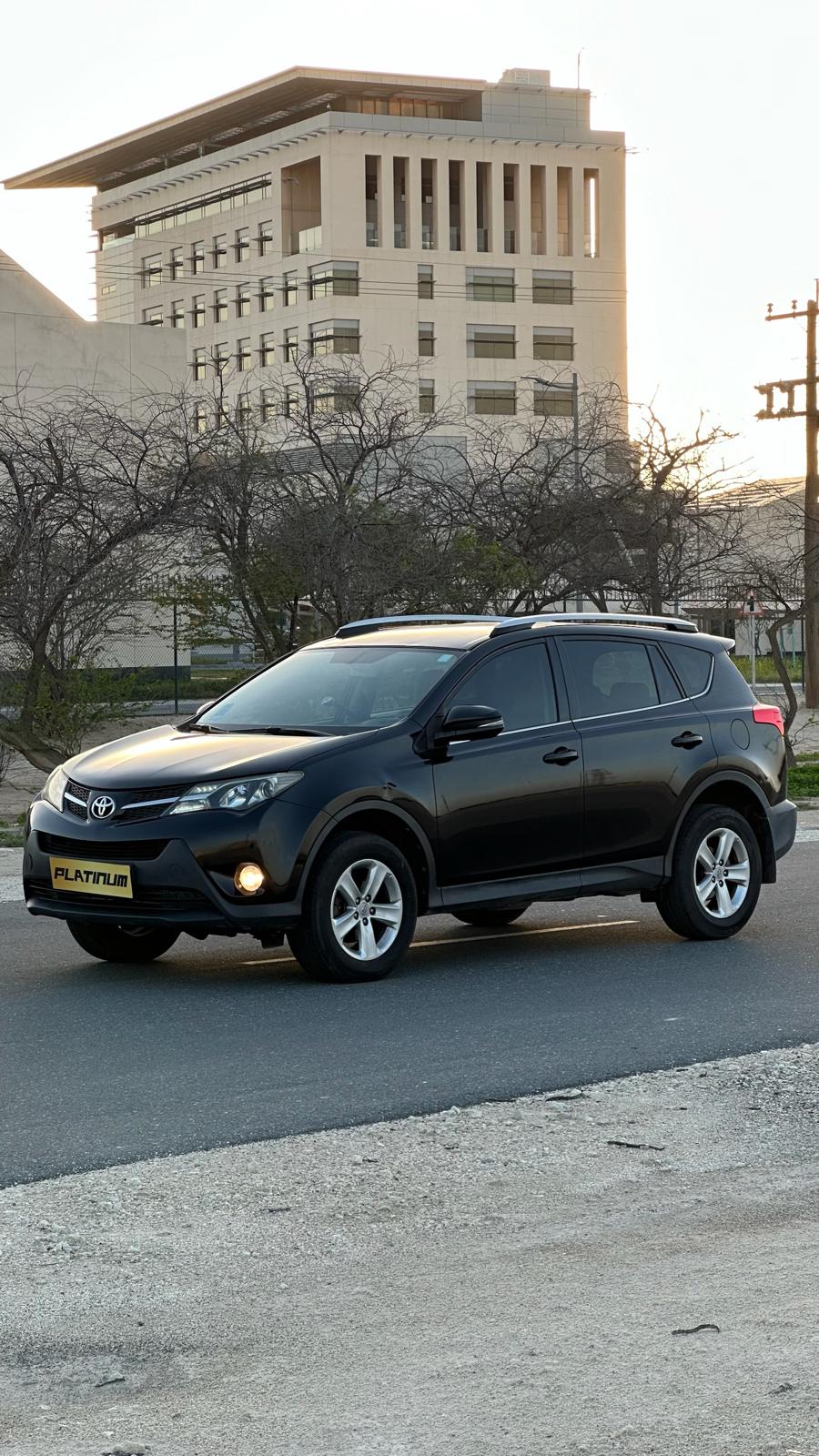 TOYOTA RAV4 2014 • SUV