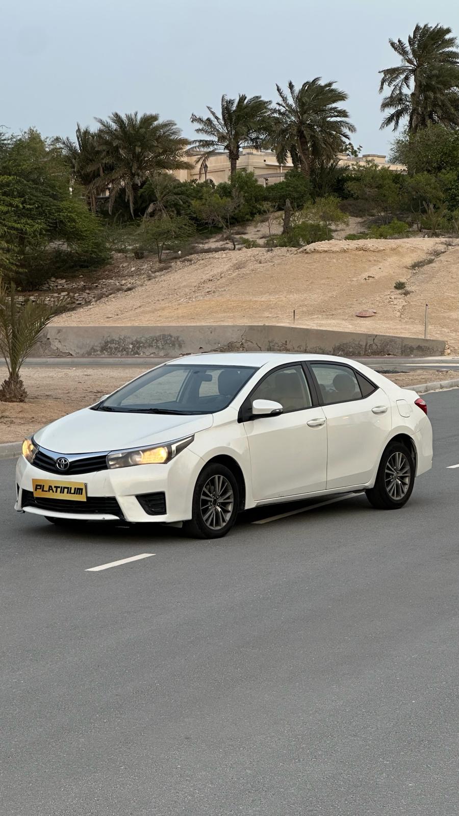 TOYOTA COROLLA 2015 • SEDAN