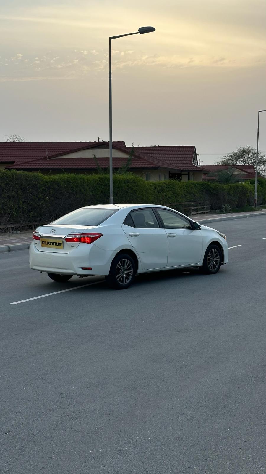 TOYOTA COROLLA 2015 • SEDAN