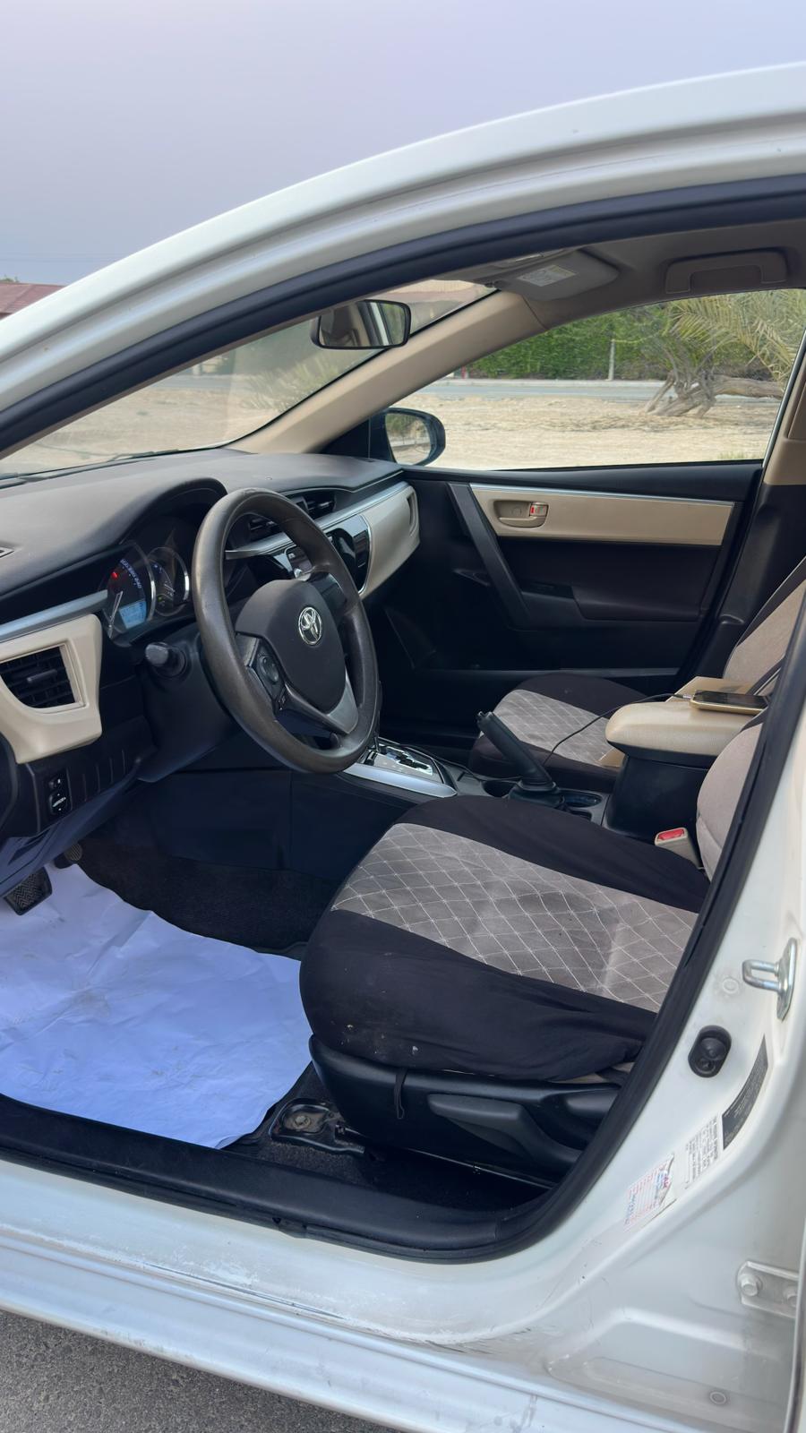TOYOTA COROLLA 2015 • SEDAN