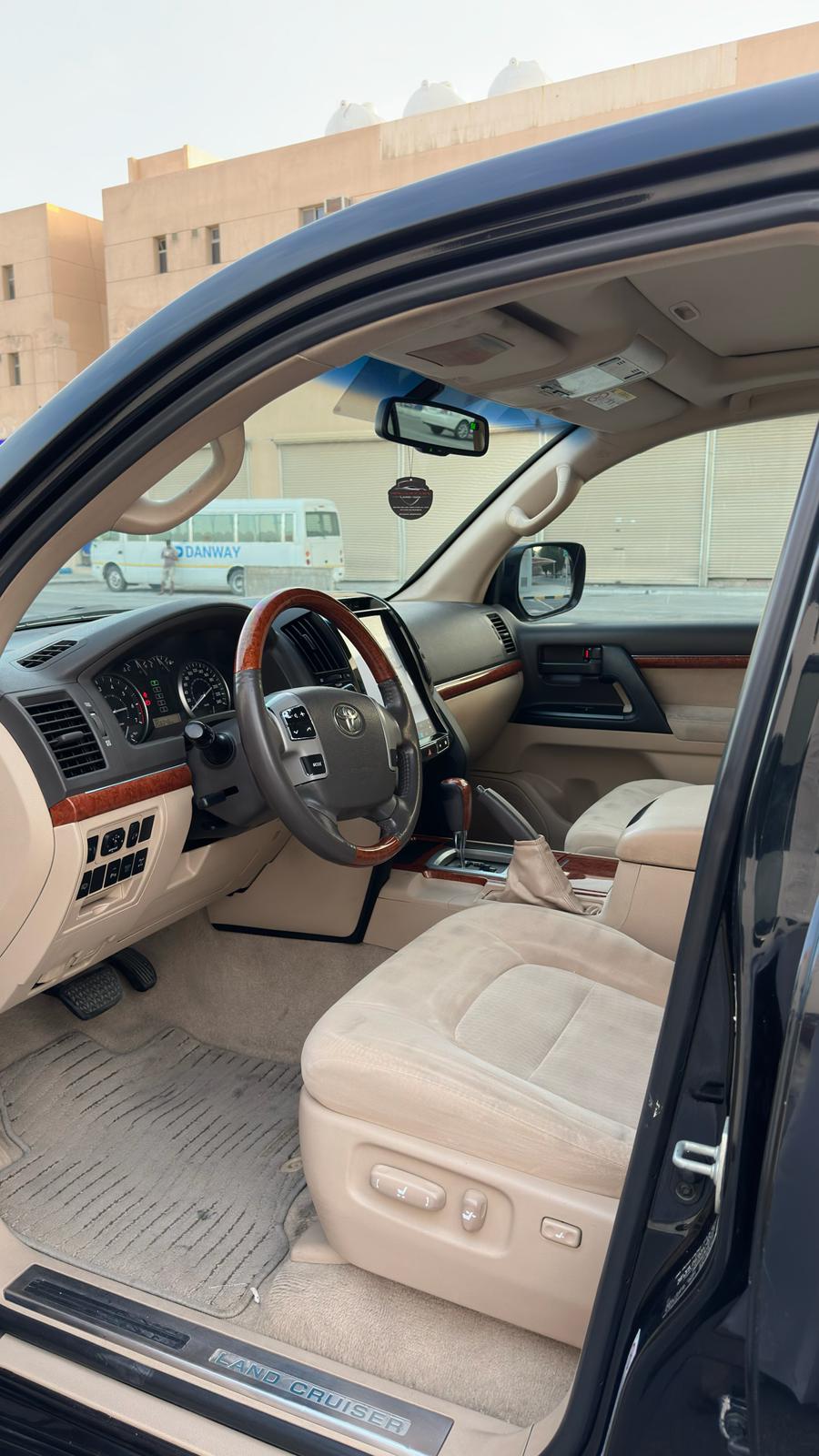 TOYOTA LAND CRUISER 2014 • SUV