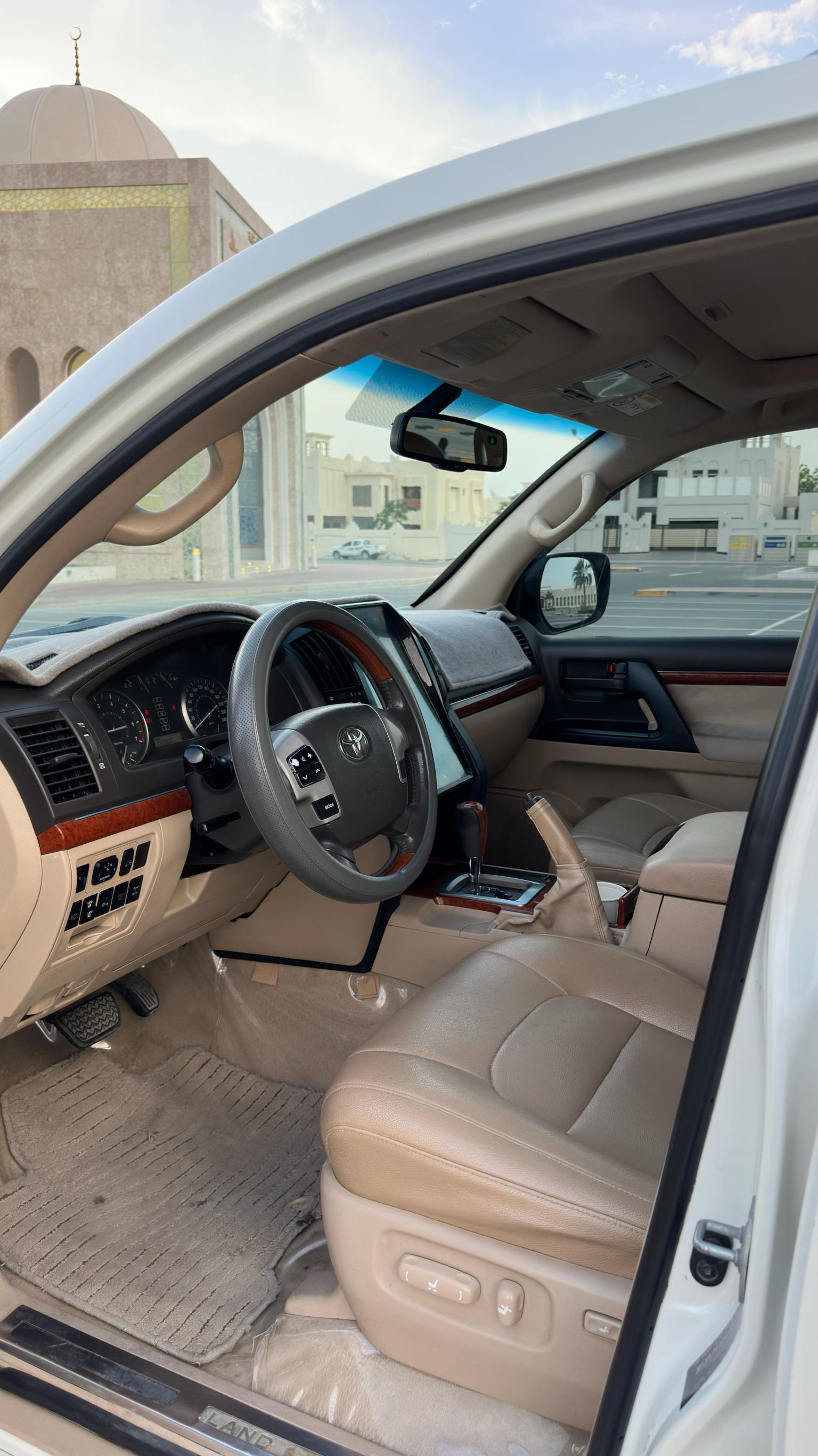 TOYOTA LAND CRUISER 2015 • SUV