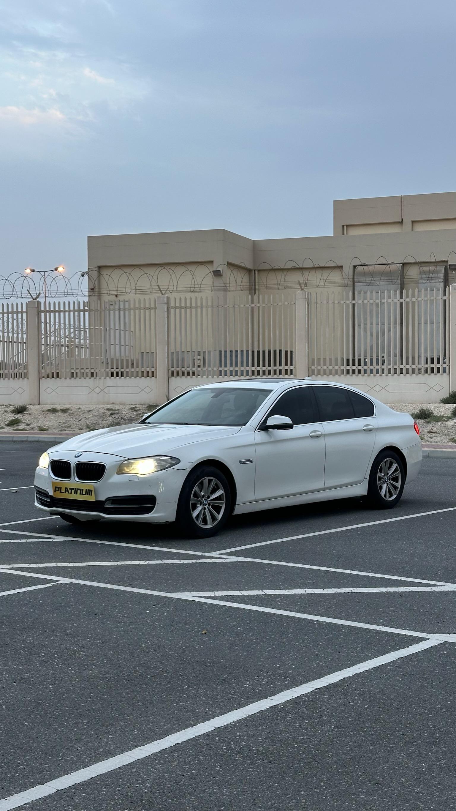 BMW 520 2015 • SEDAN