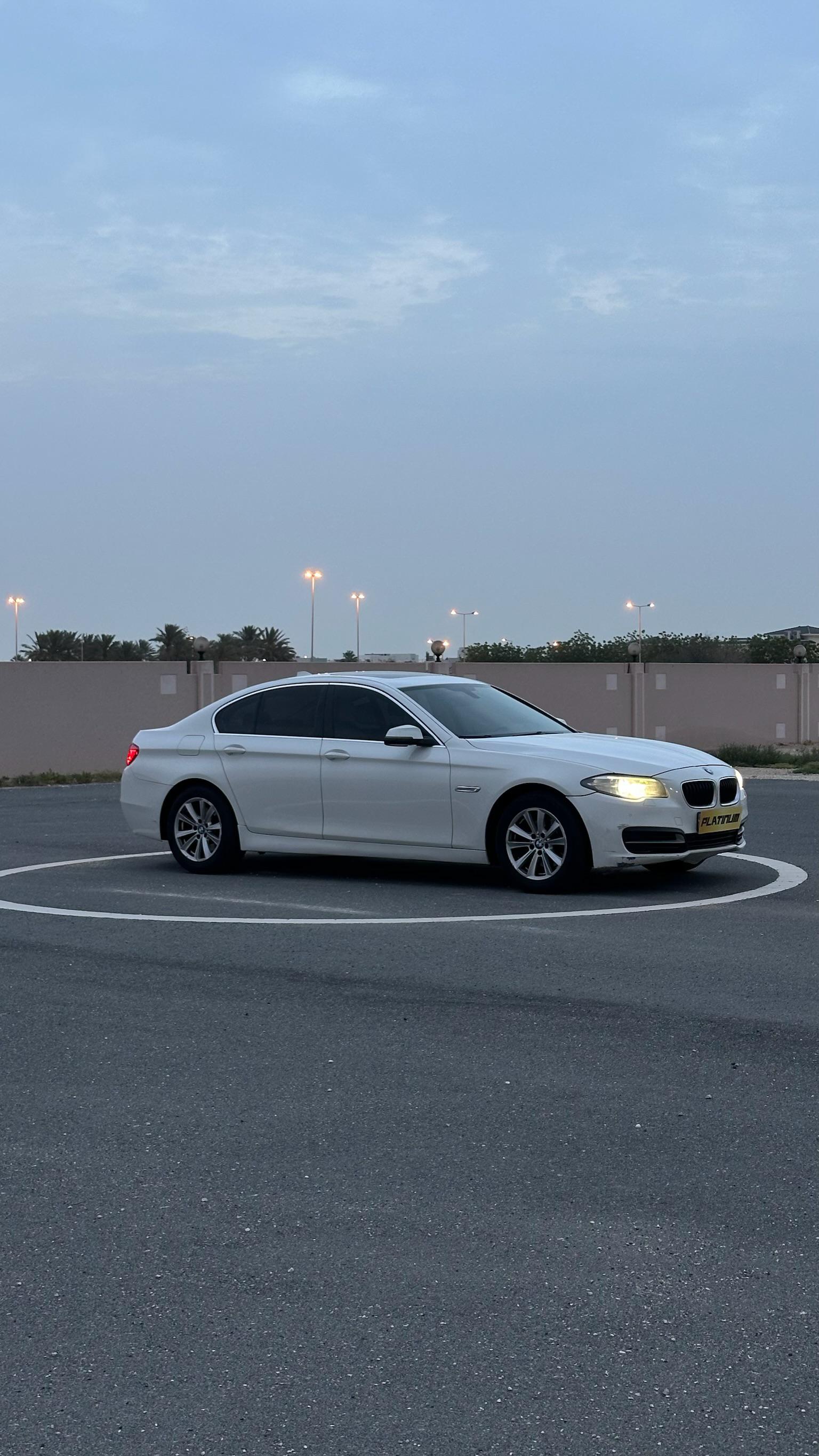 BMW 520 2015 • SEDAN