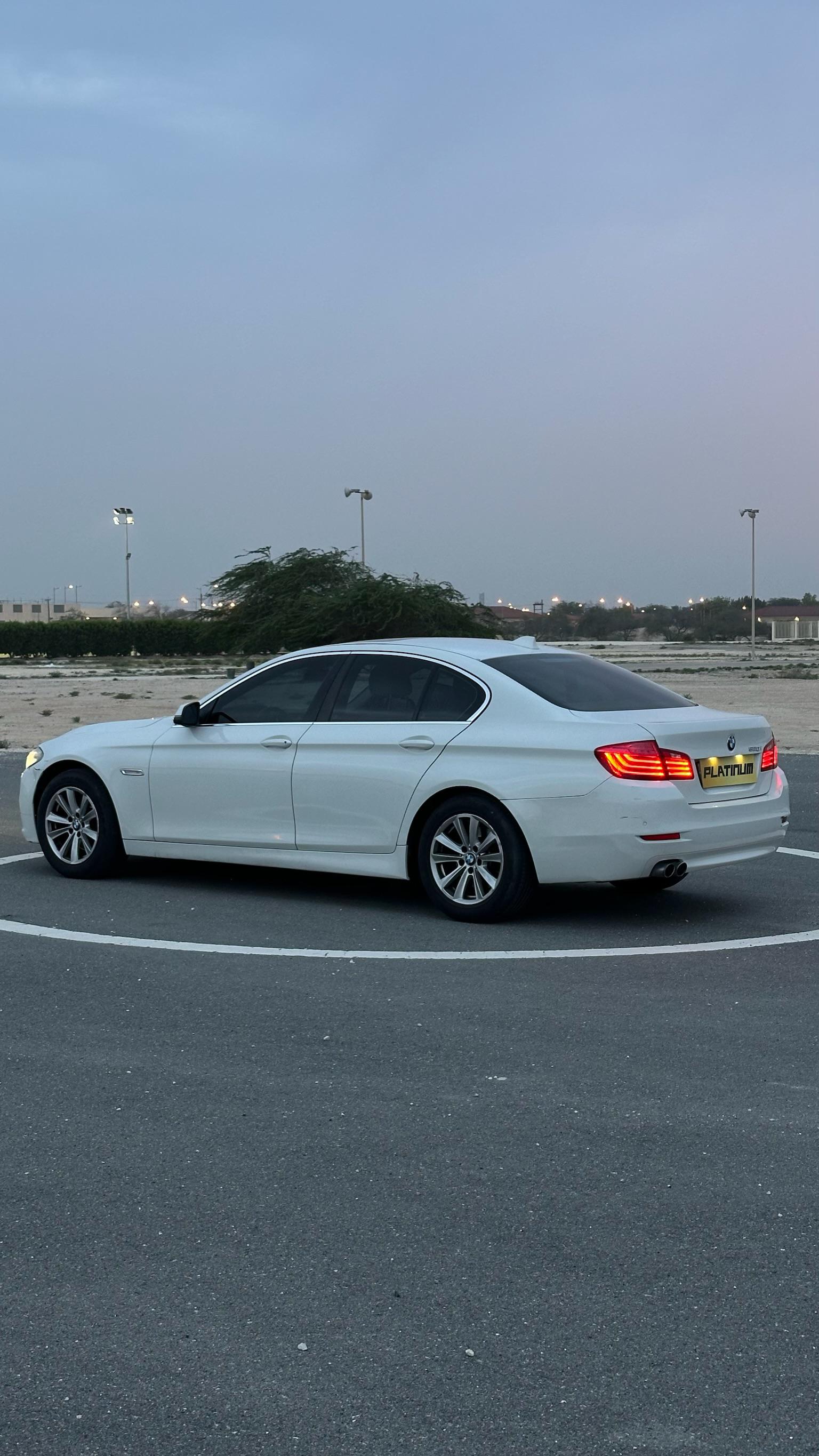 BMW 520 2015 • SEDAN