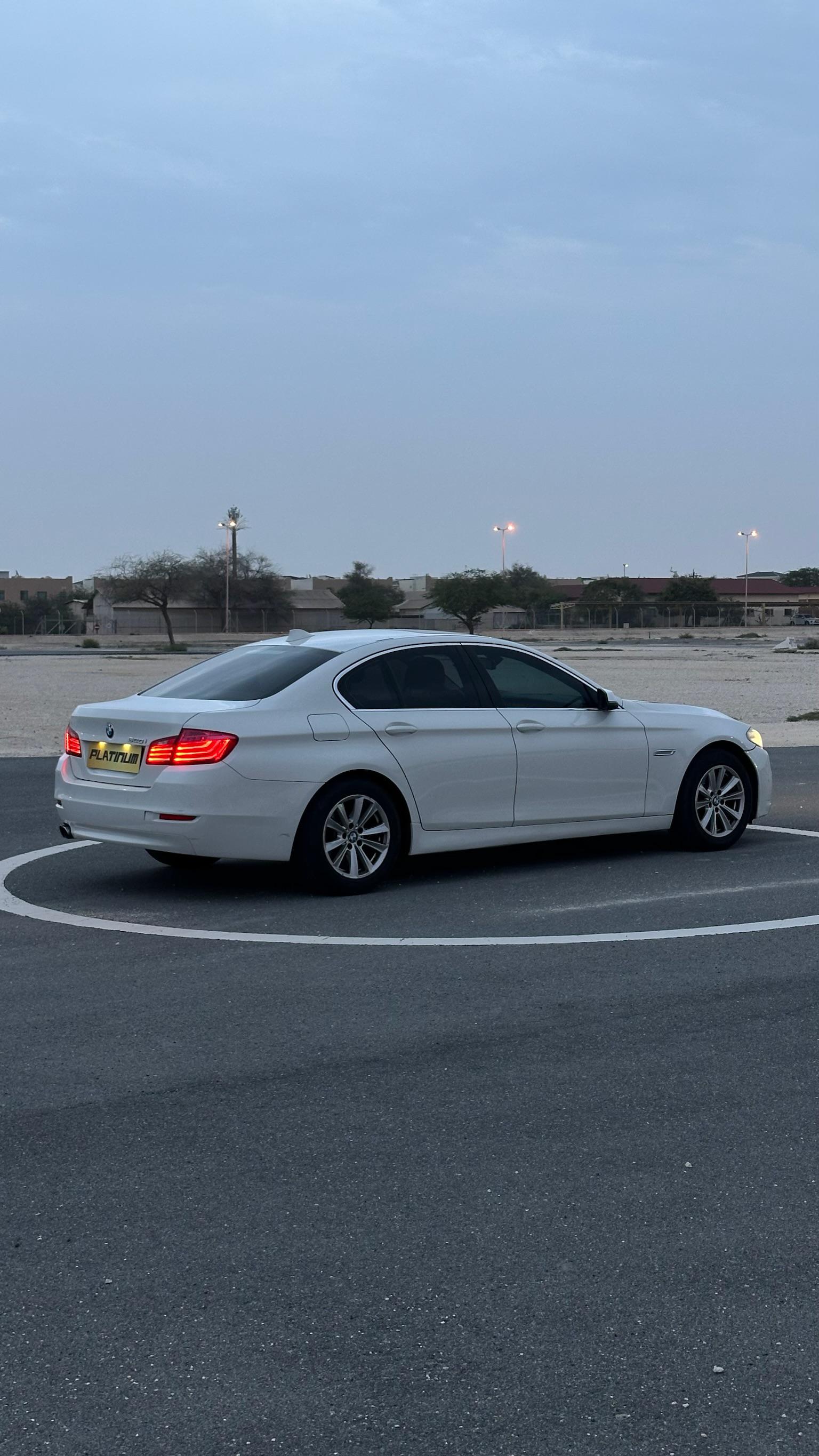 BMW 520 2015 • SEDAN