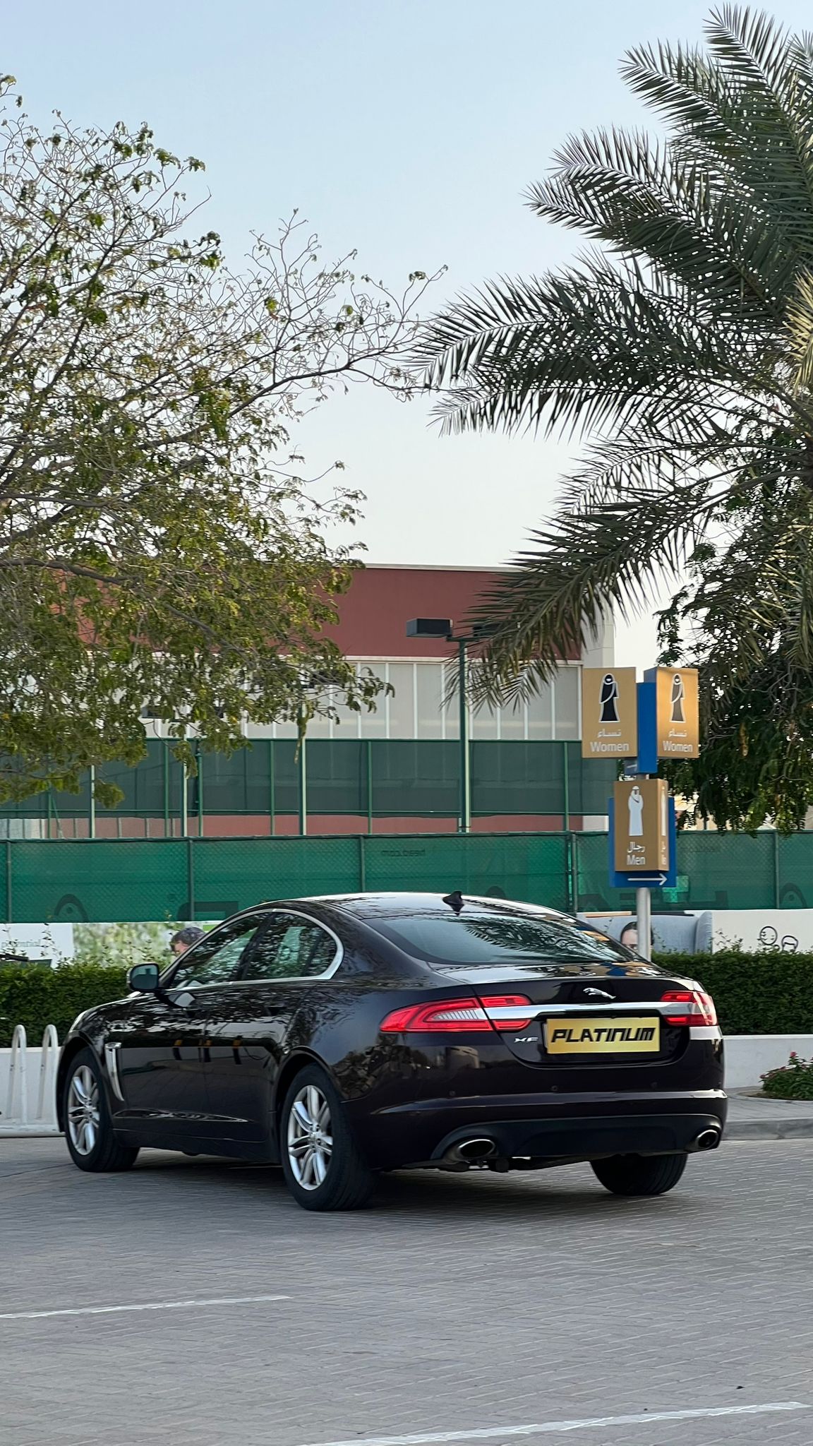 JAGUAR XF 2013 • SEDAN