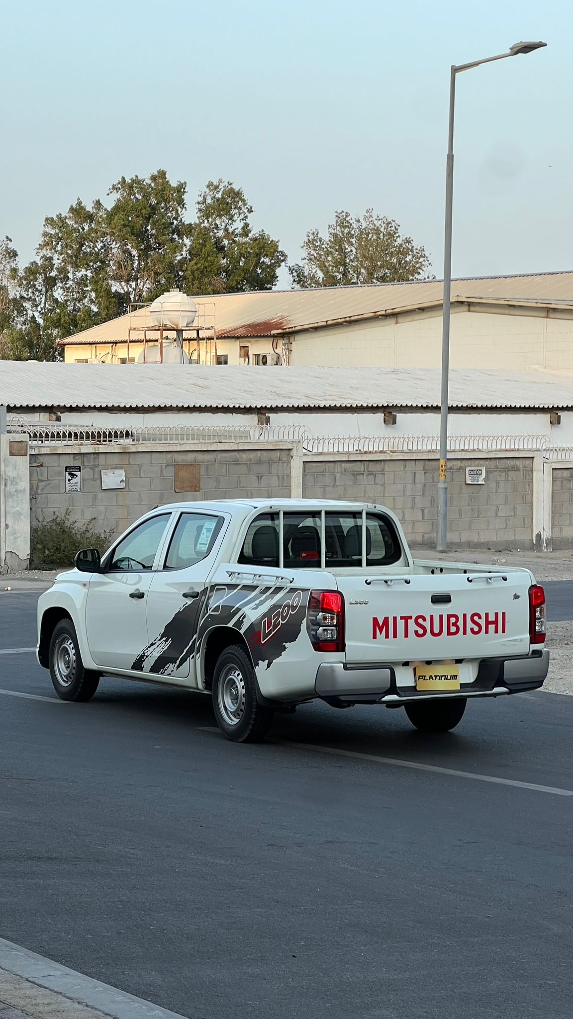 MITSUBISHI L200 2022 • PICKUP
