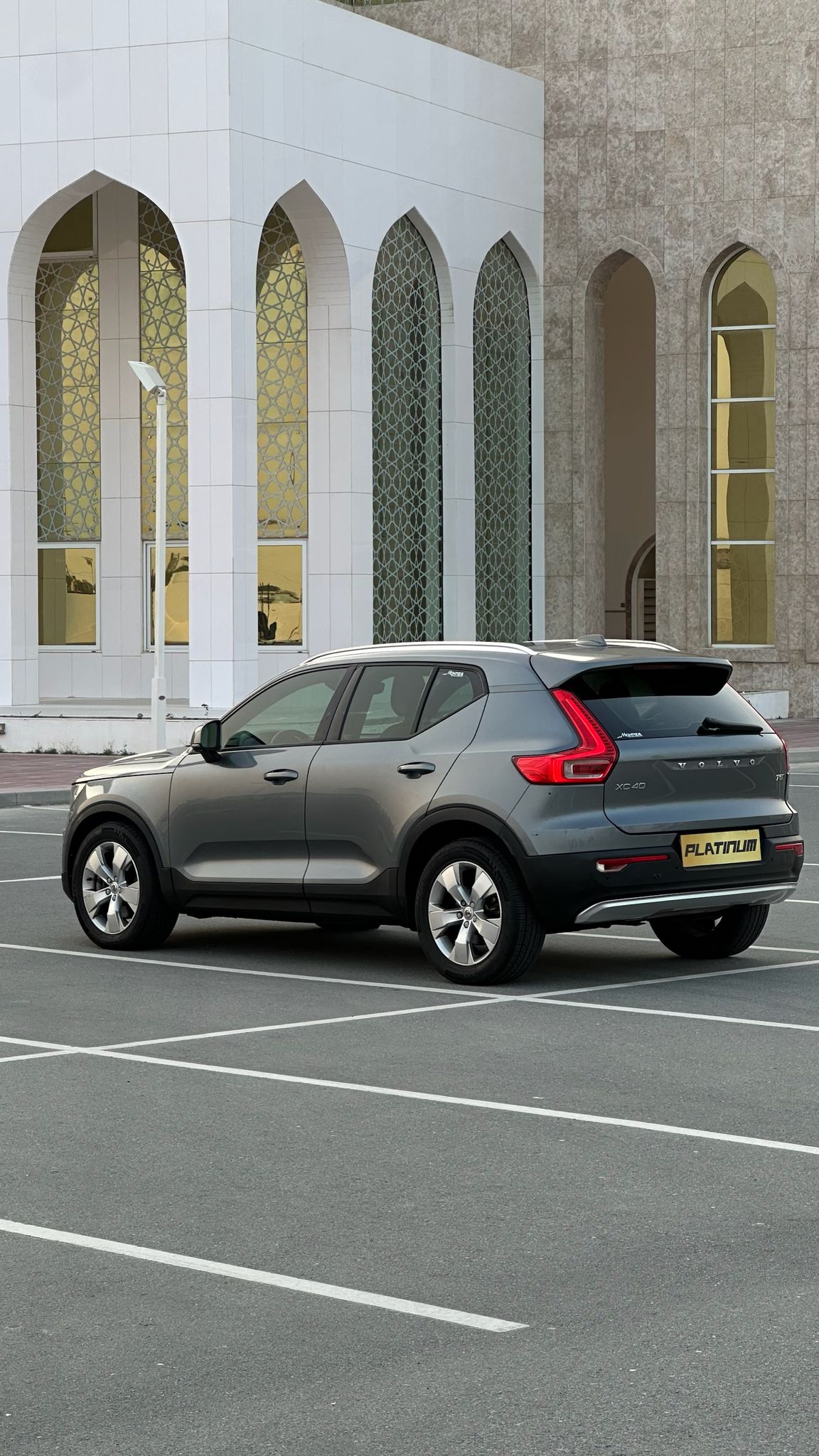 VOLVO CX40 2018 • SUV