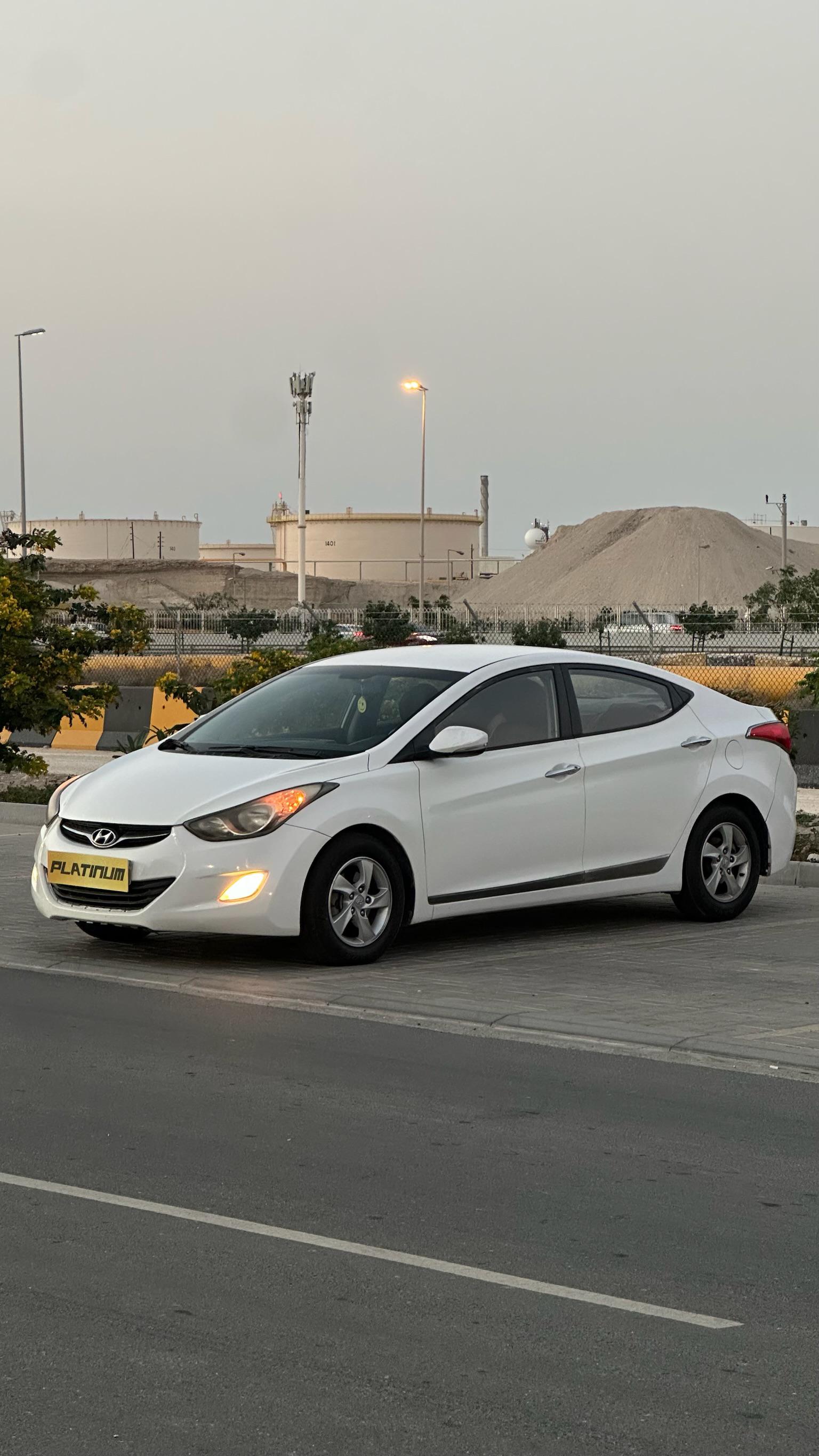 HYUNDAI AVANTE 2016 • SEDAN