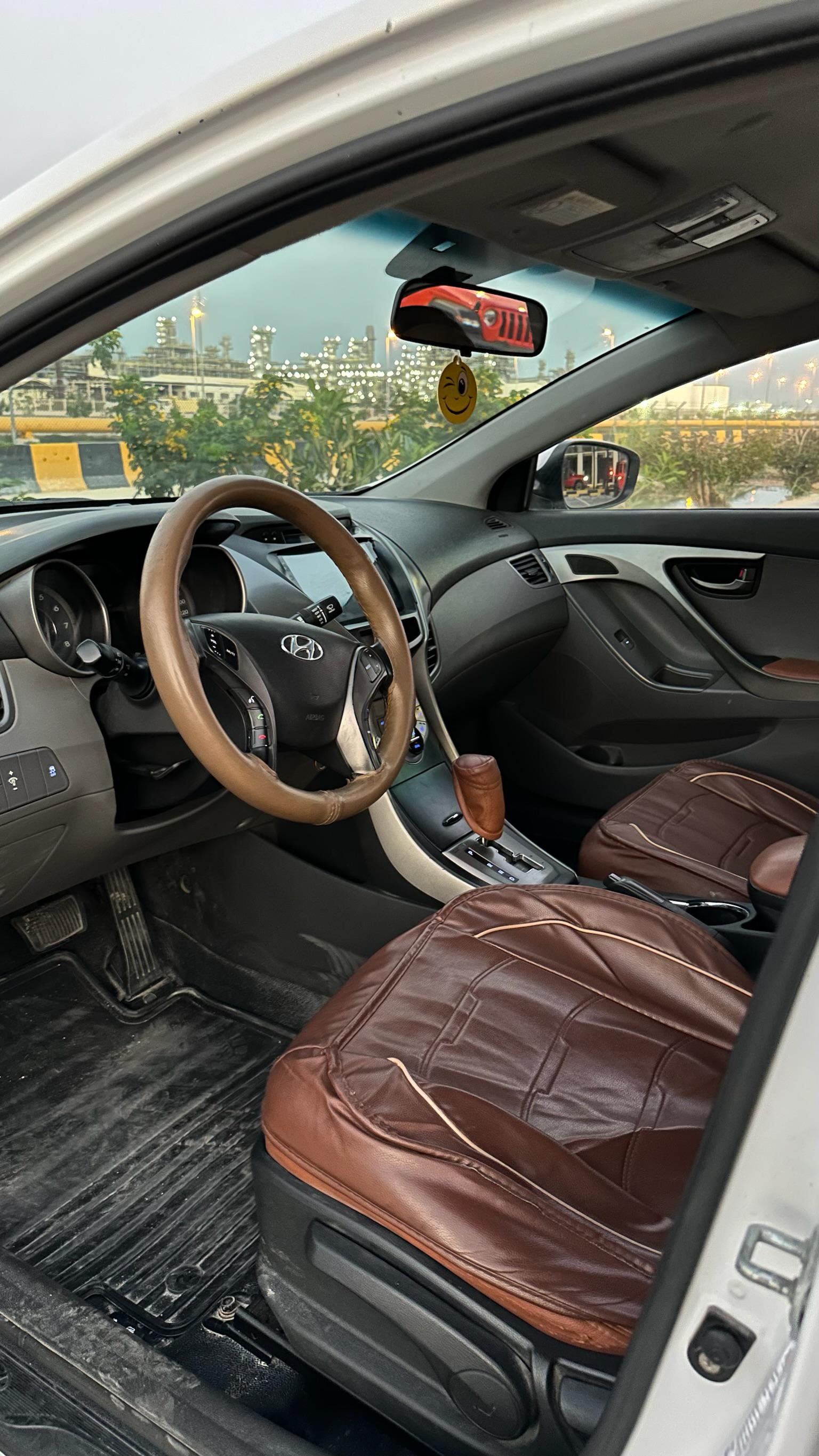 HYUNDAI AVANTE  2016 • SEDAN