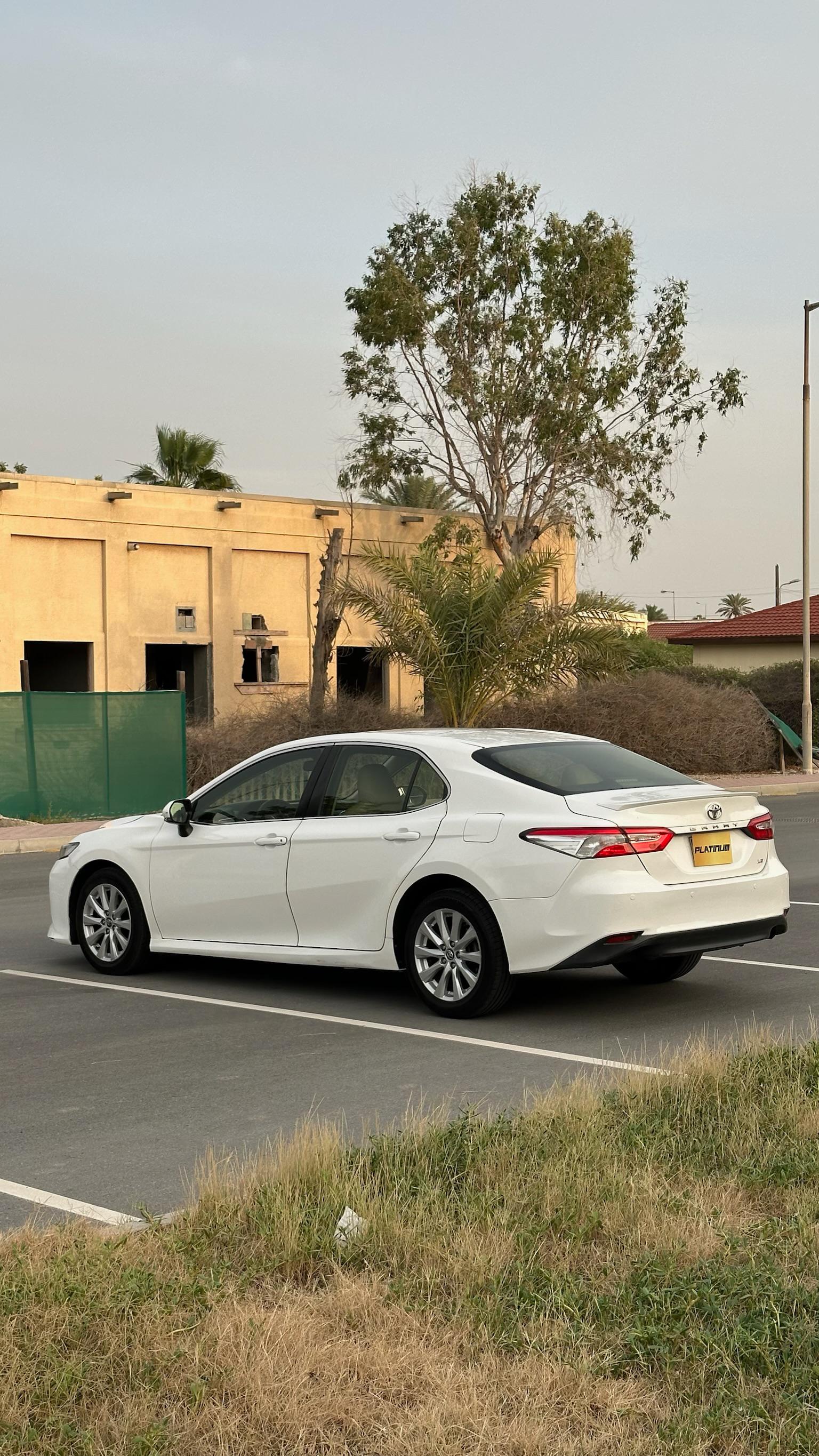 TOYOTA CAMRY 2018 • SEDAN