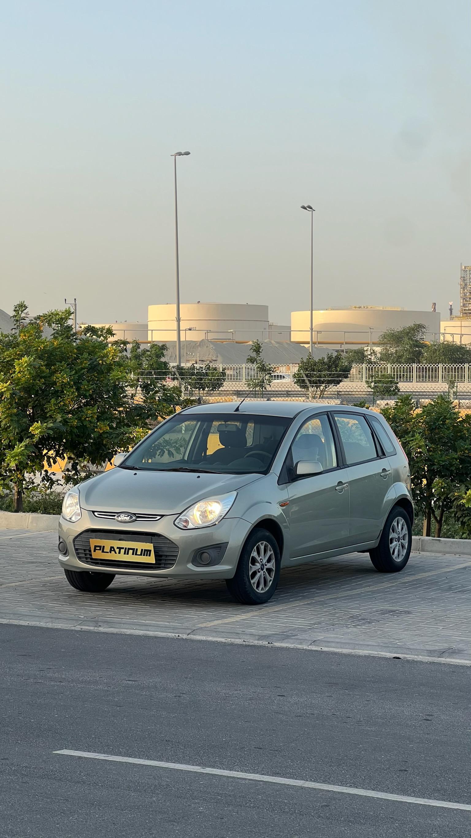 FORD FIGO 2015 • SEDAN