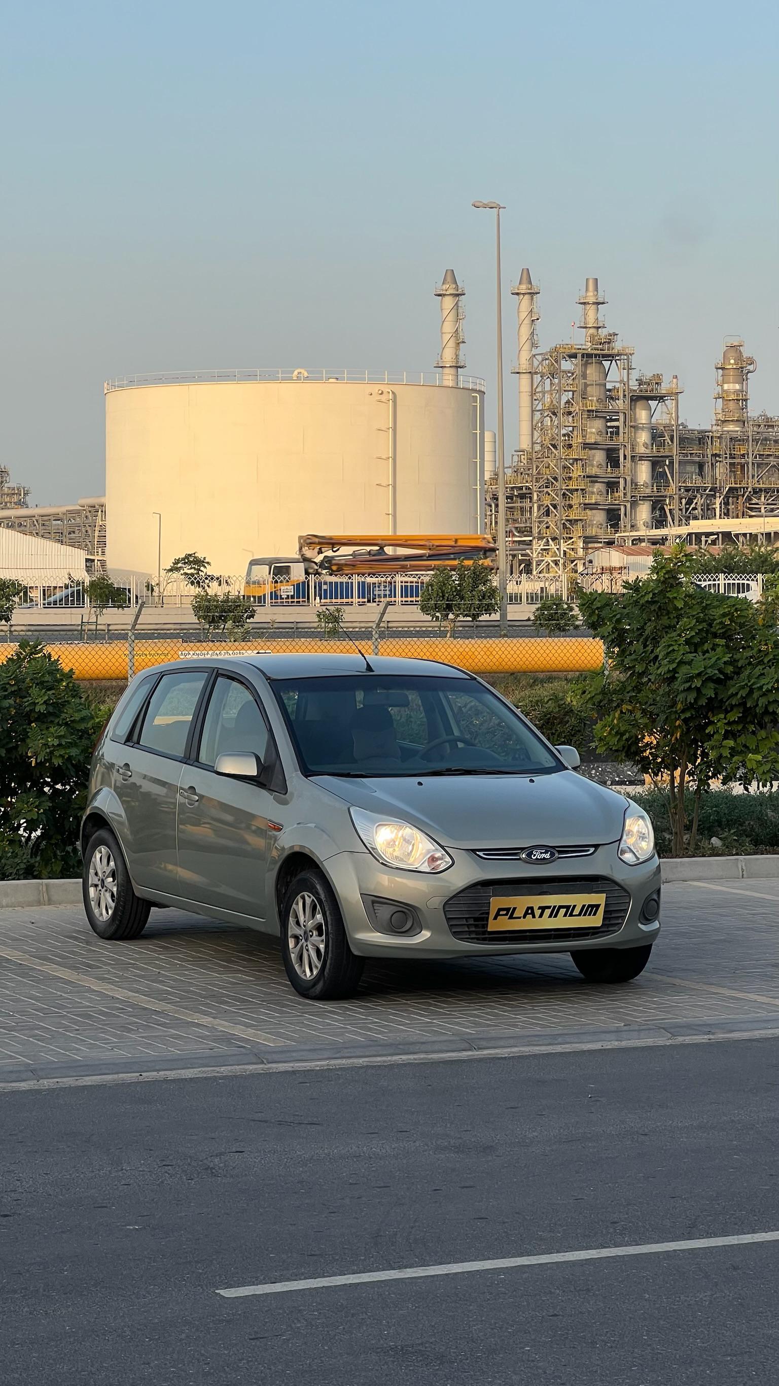 FORD FIGO 2015 • SEDAN
