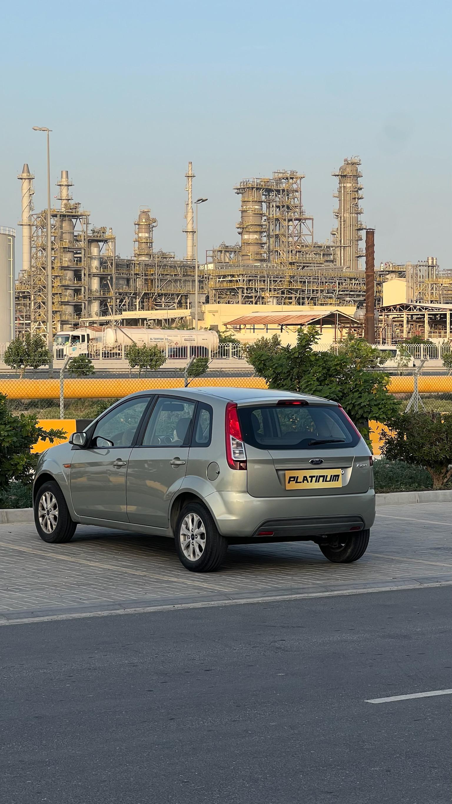 FORD FIGO 2015 • SEDAN