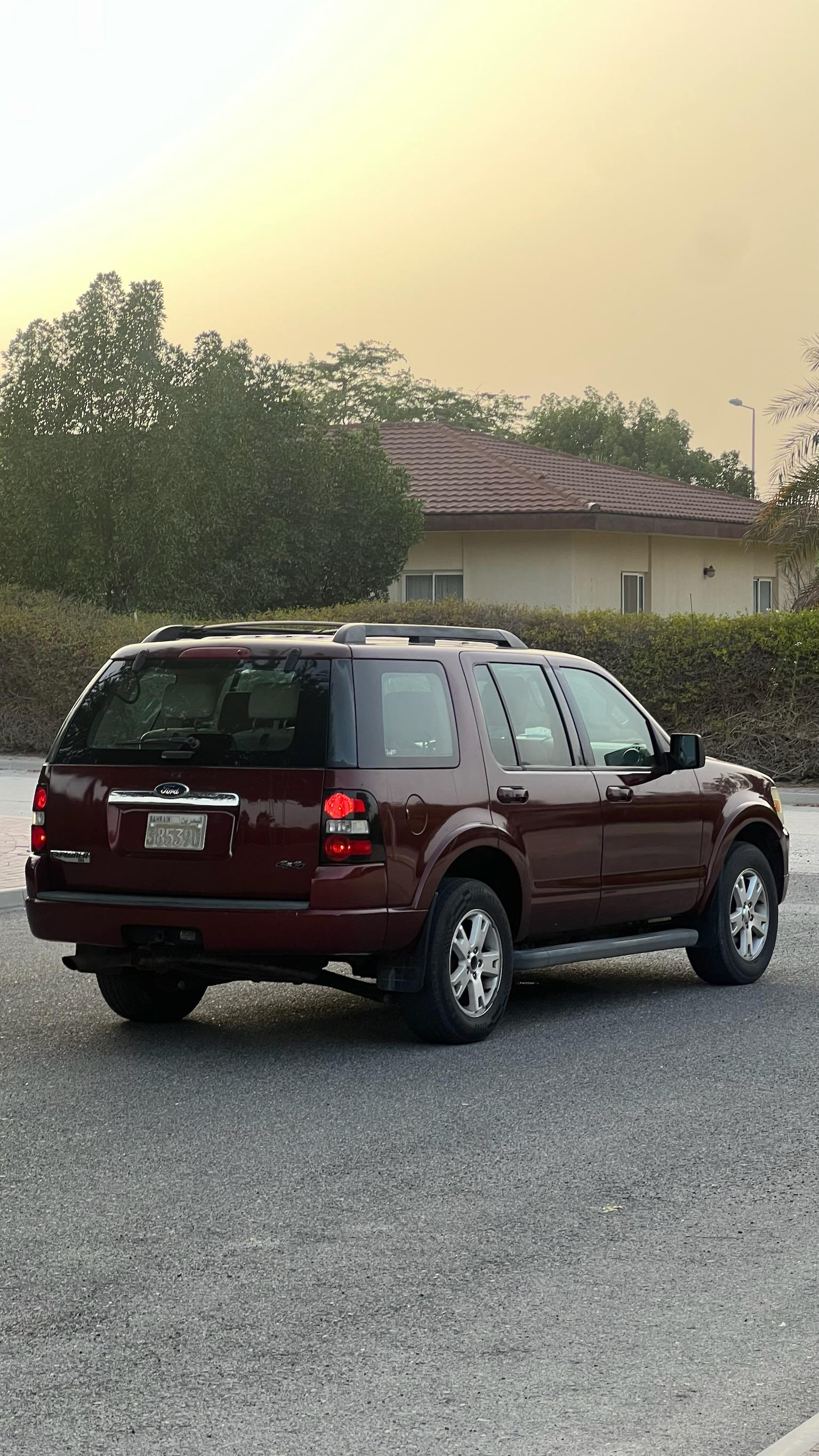 FORD EXPLORER 2010 • SUV