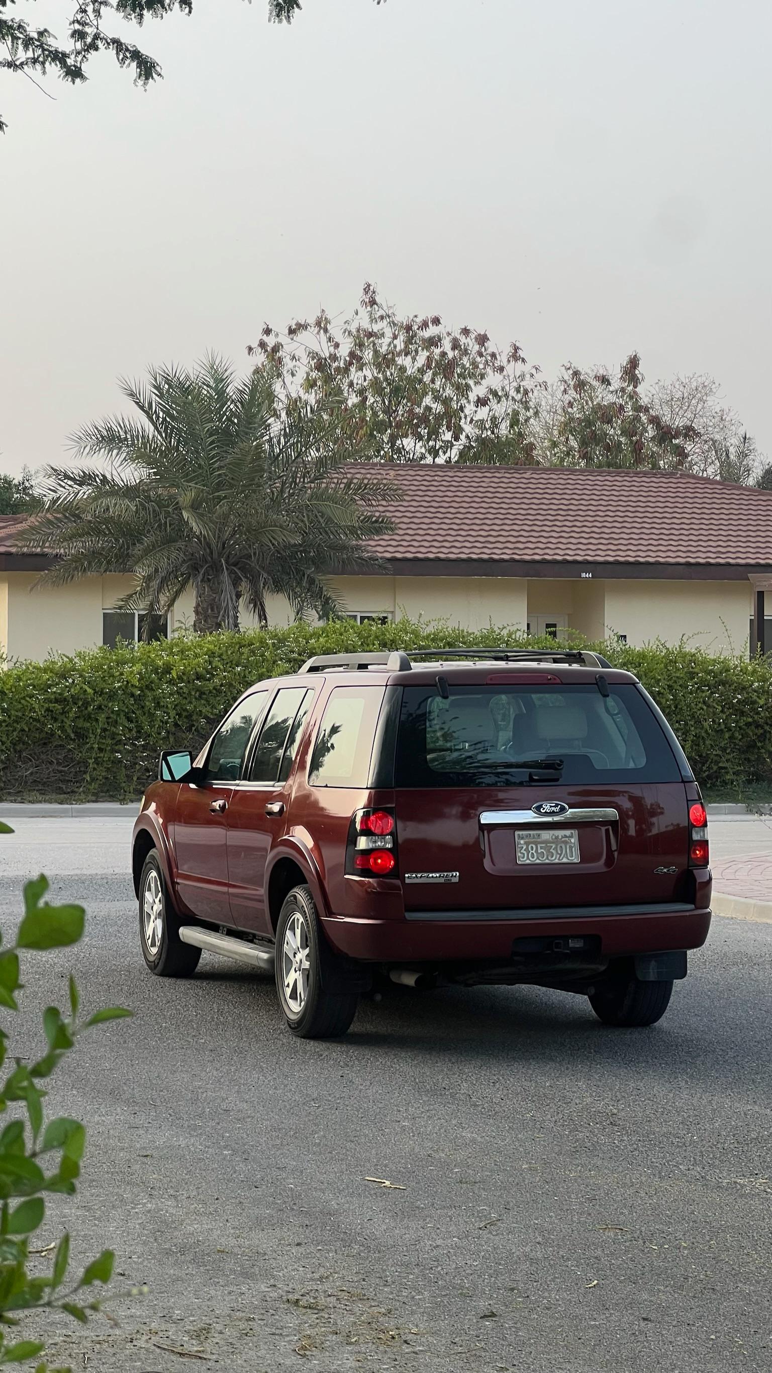 FORD EXPLORER 2010 • SUV