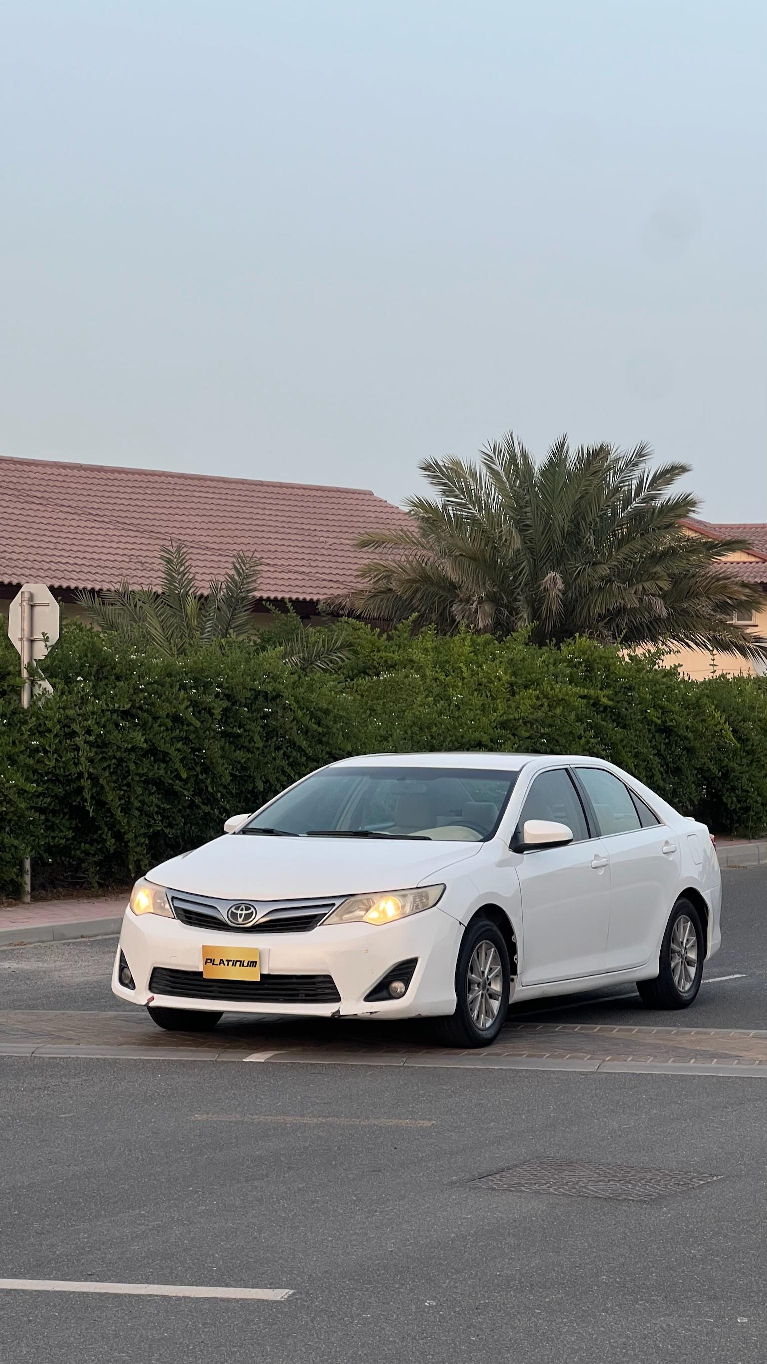 TOYOTA CAMRY 2013 • SEDAN