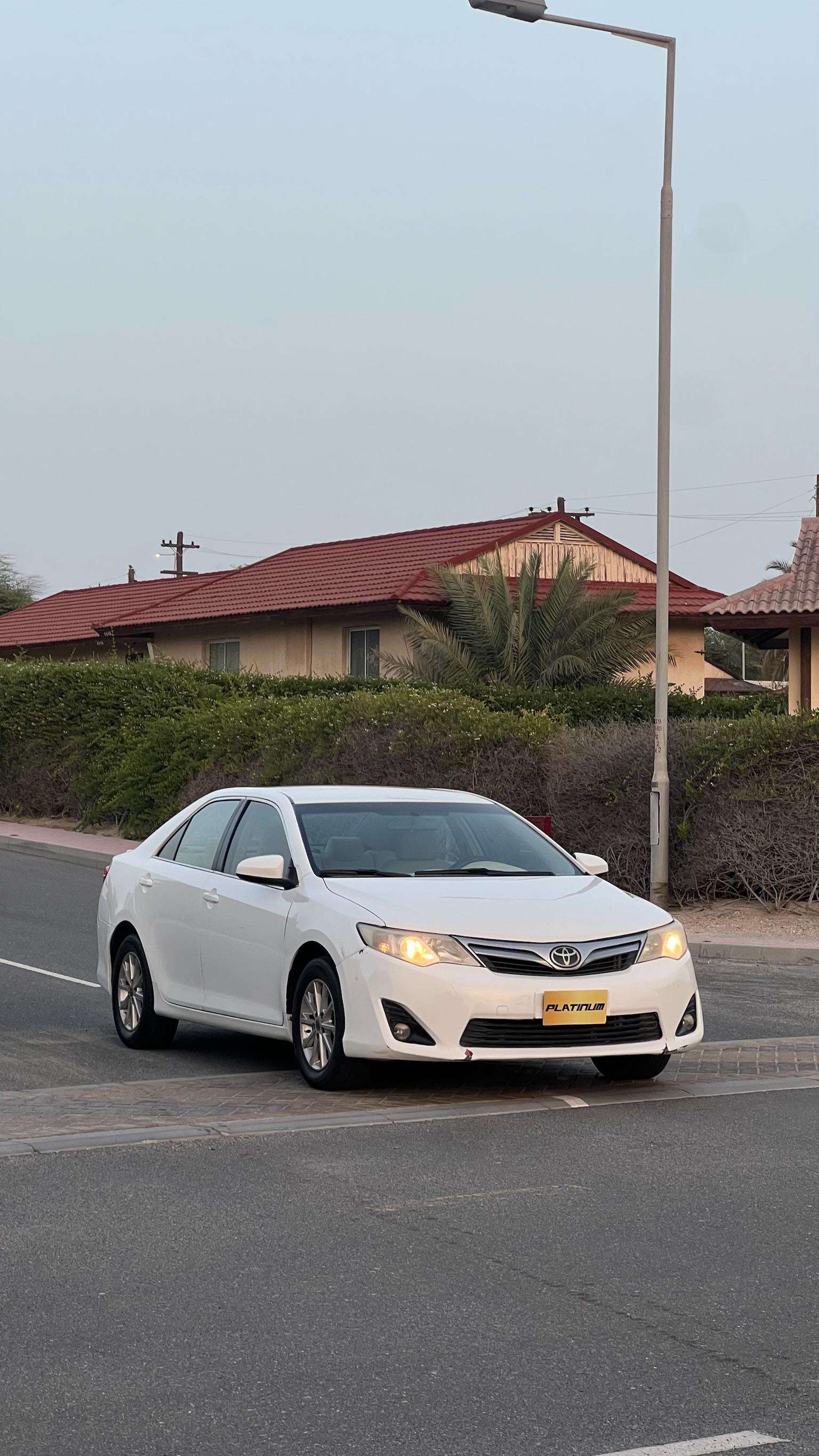 TOYOTA CAMRY 2013 • SEDAN