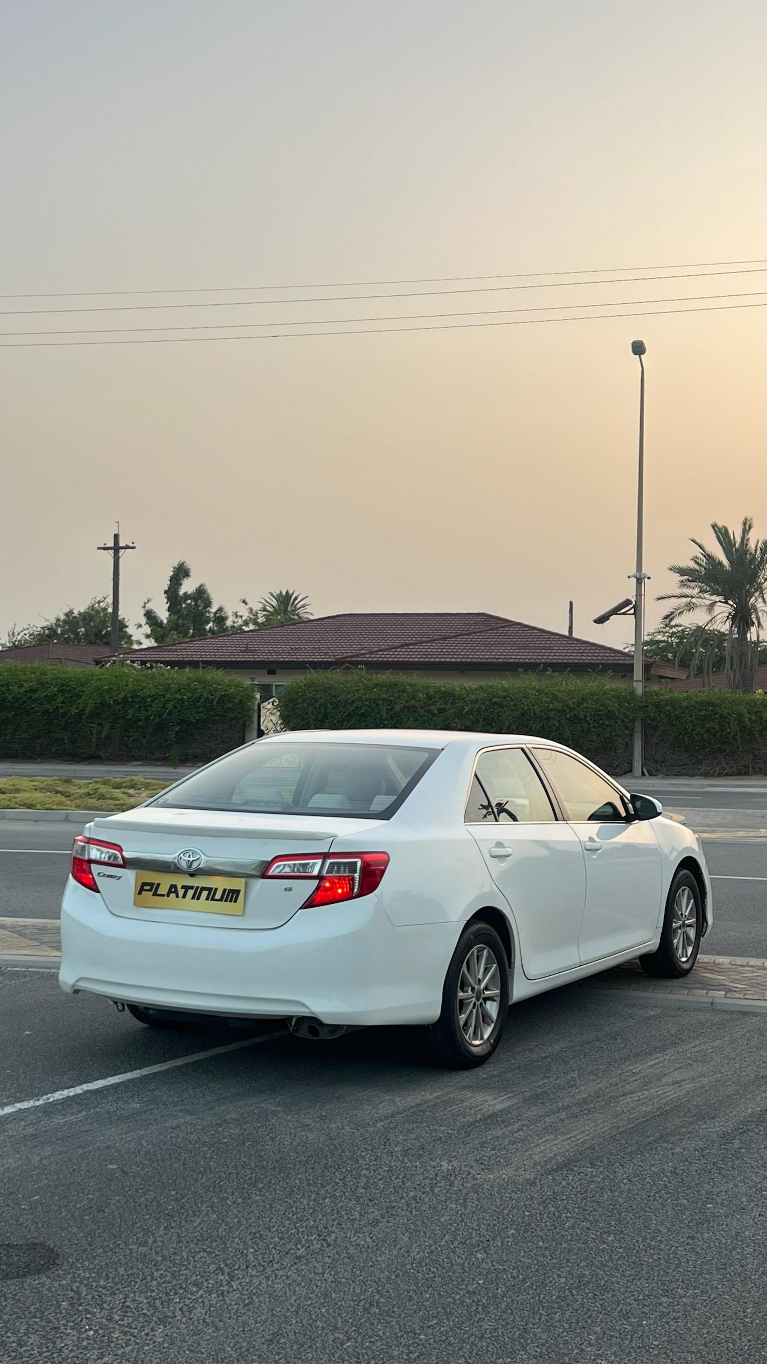 TOYOTA CAMRY 2013 • SEDAN