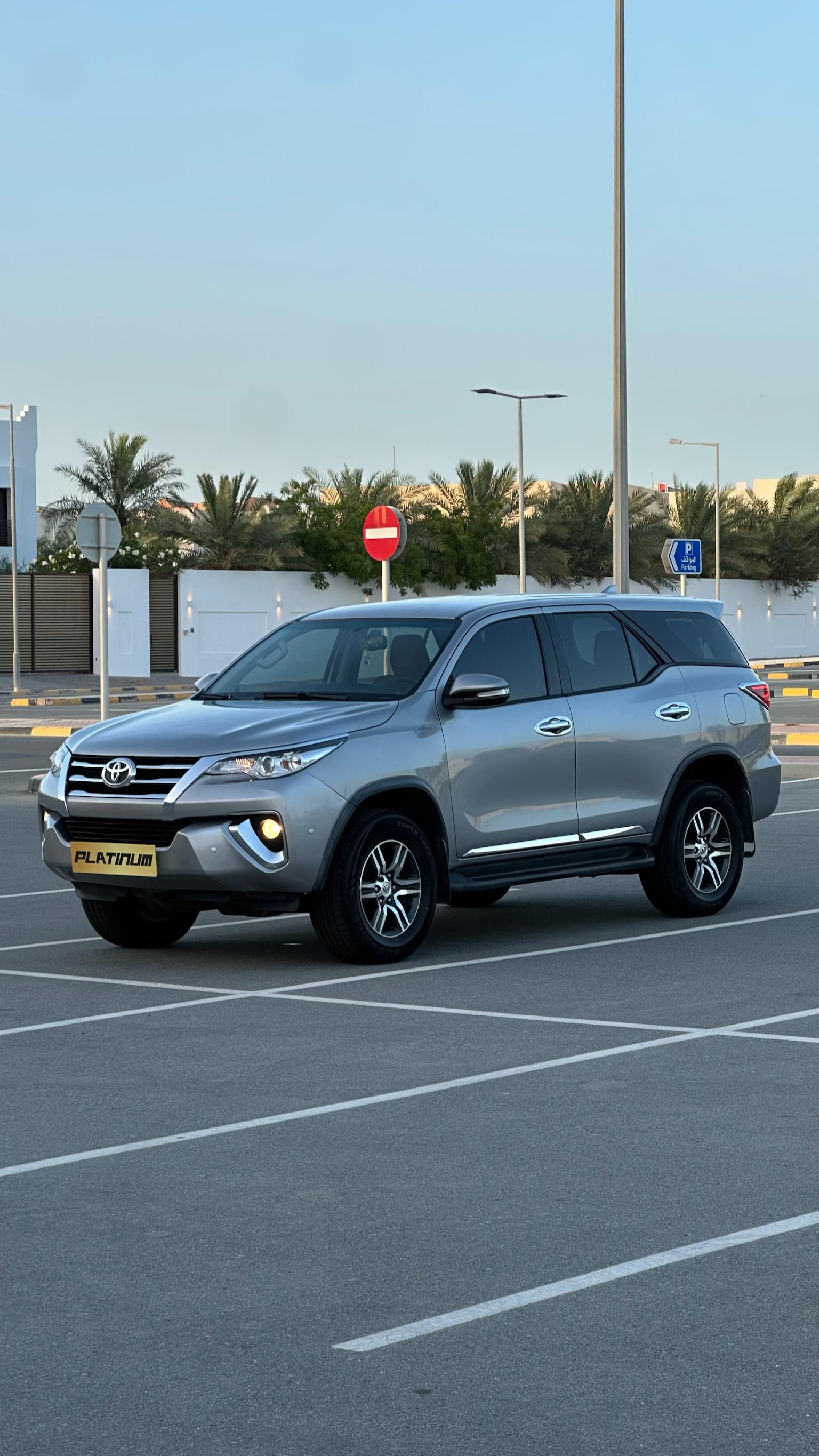 TOYOTA FORTUNER 2016 • SUV