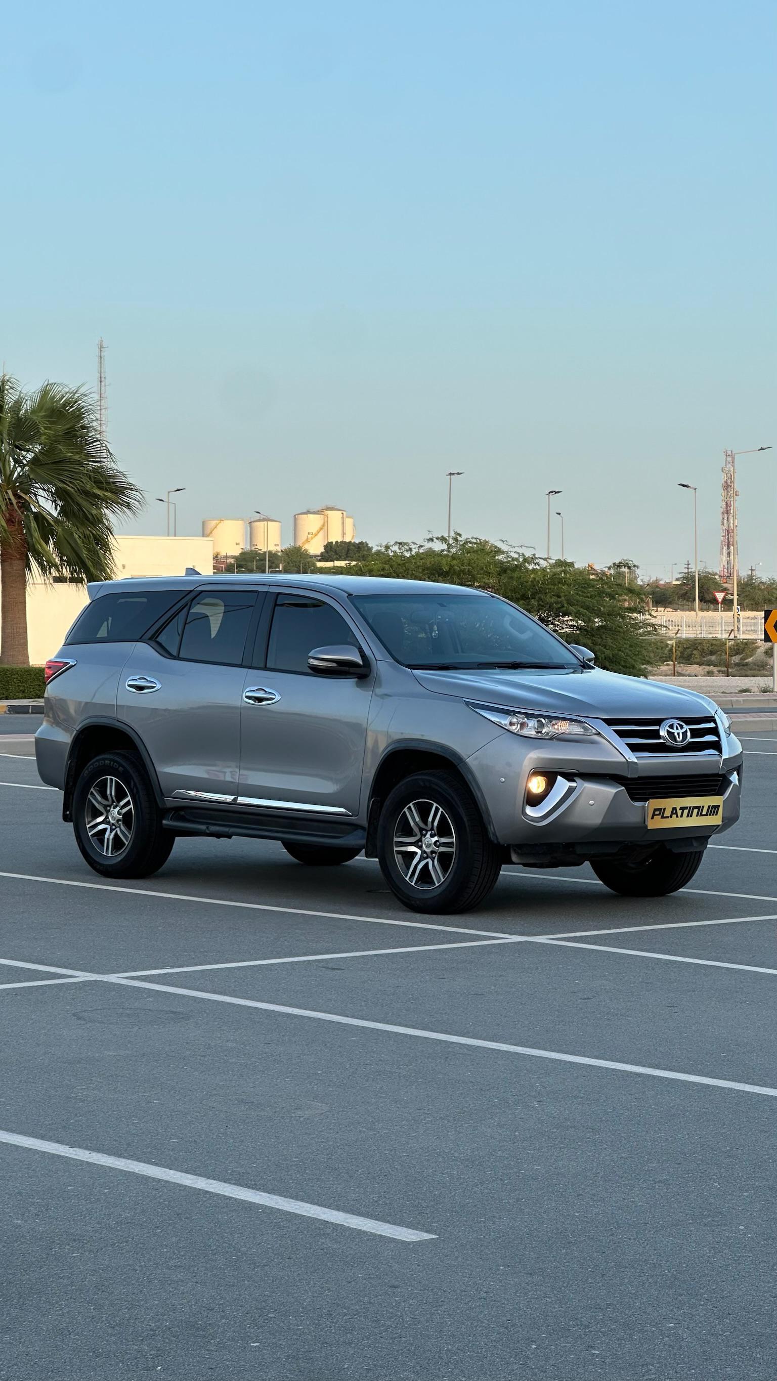 TOYOTA FORTUNER 2016 • SUV