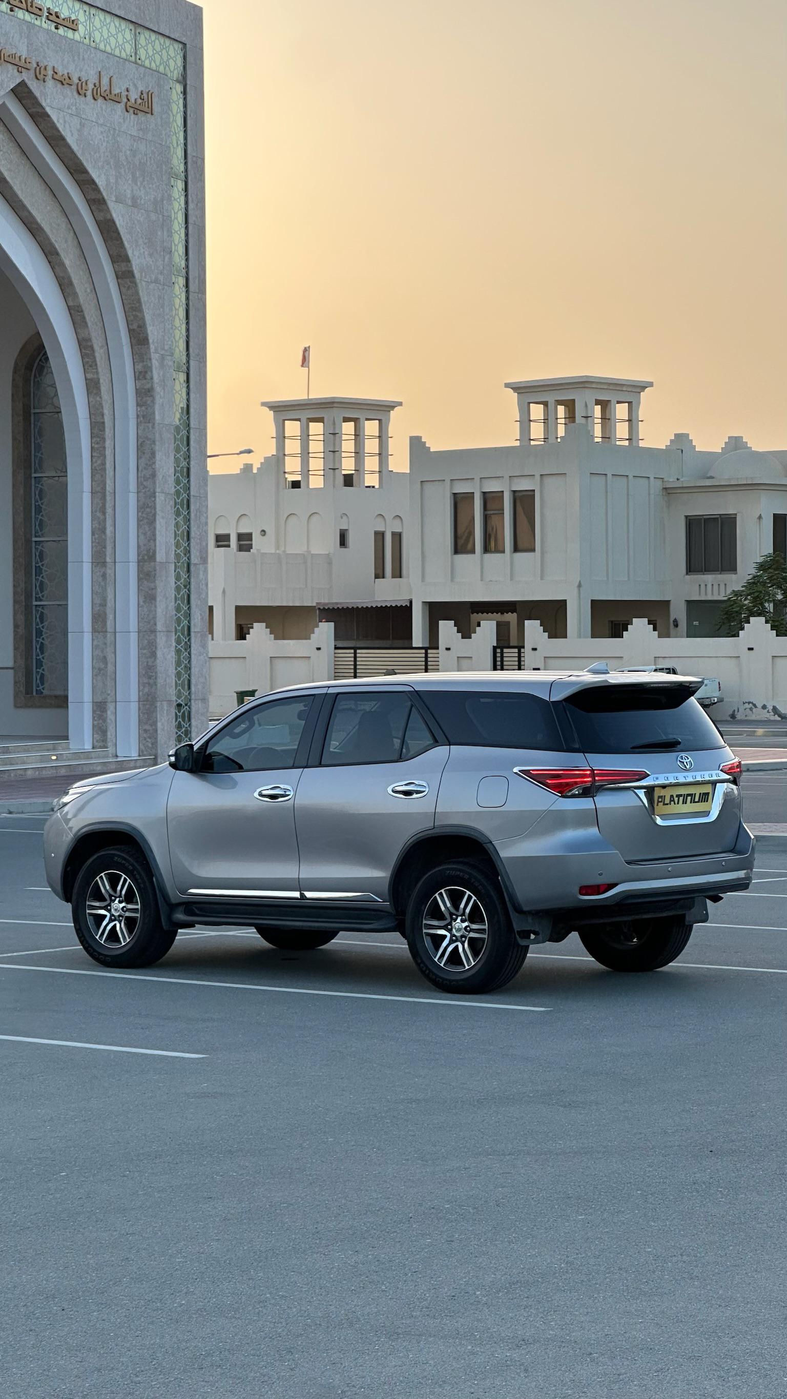 TOYOTA FORTUNER 2016 • SUV
