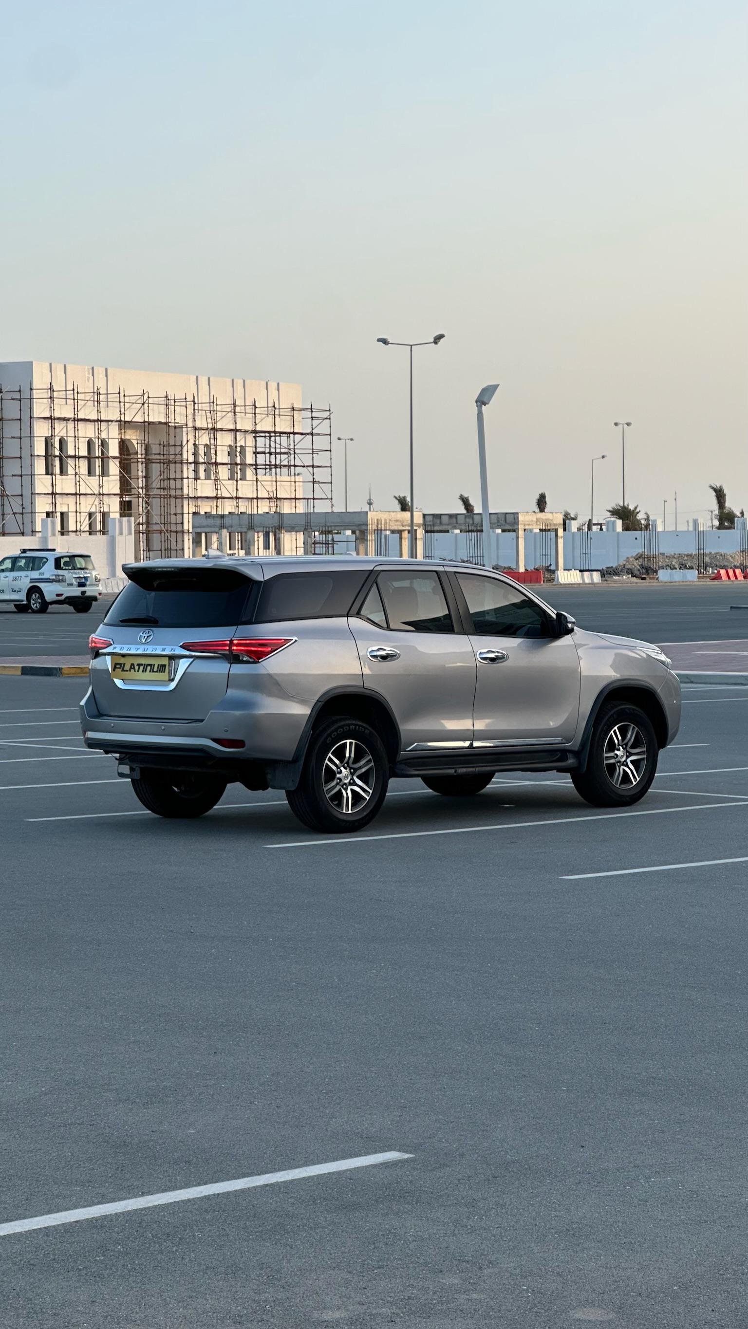 TOYOTA FORTUNER 2016 • SUV