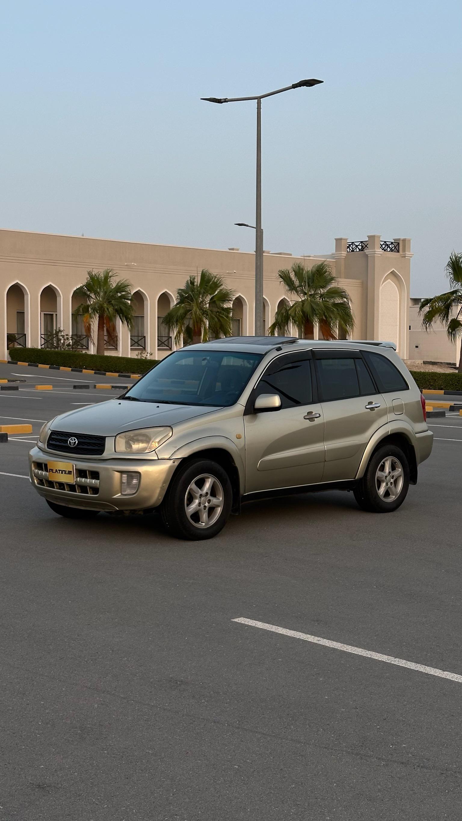 TOYOTA RAV4 2001 • SUV
