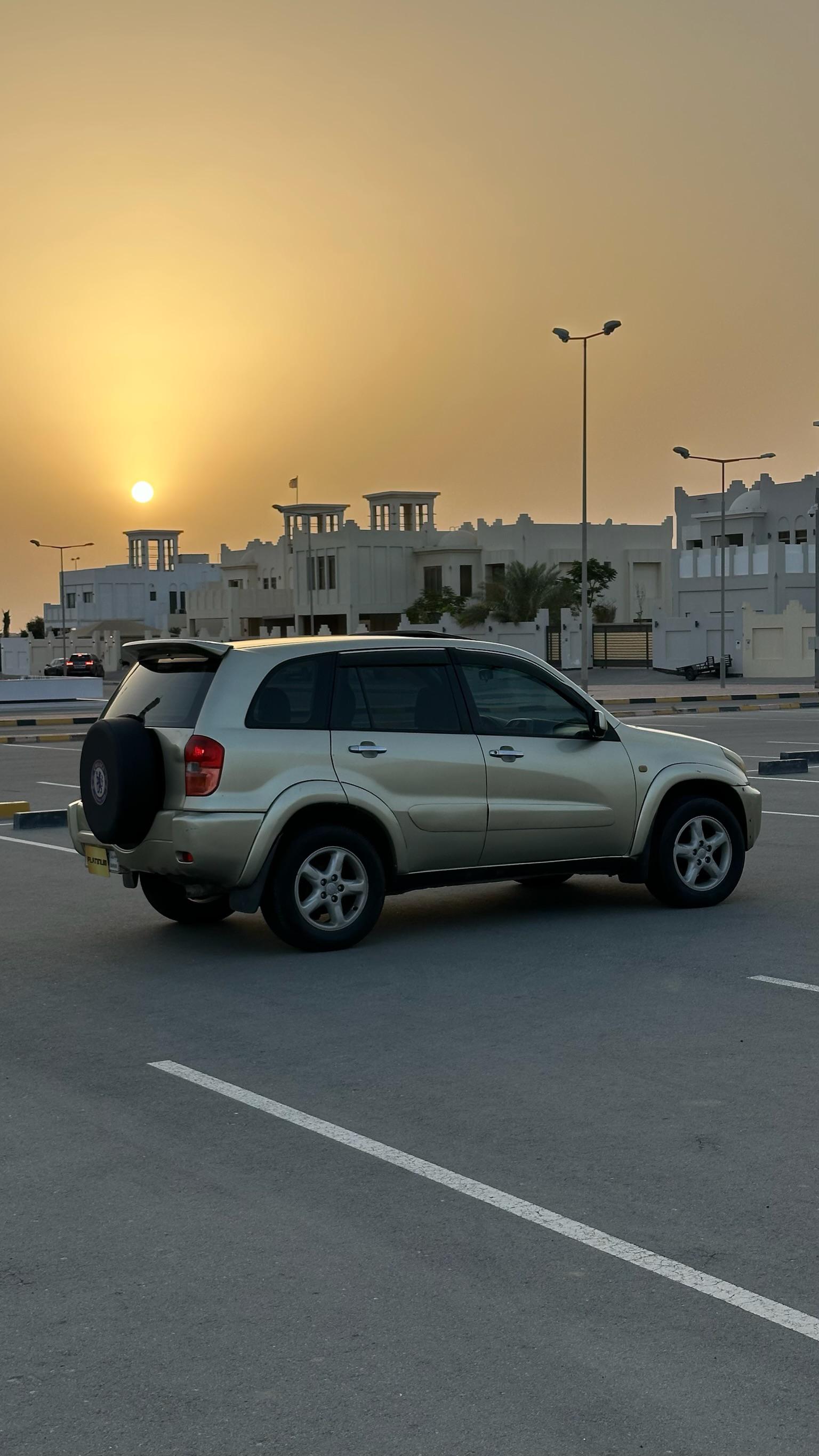 TOYOTA RAV4 2001 • SUV