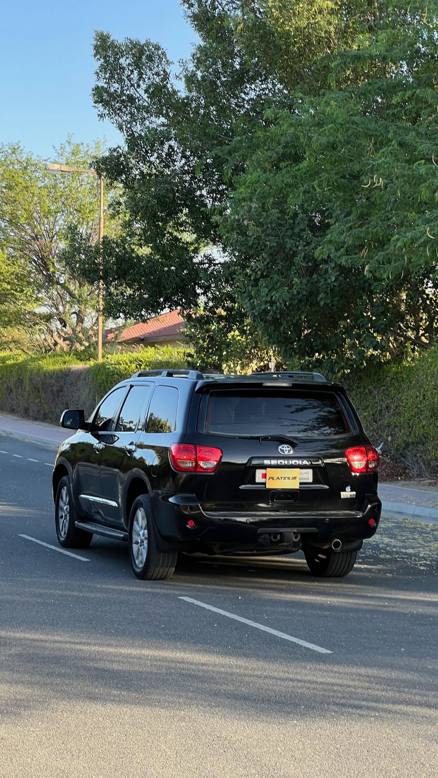 TOYOTA SEQUOIA  2013 • SUV