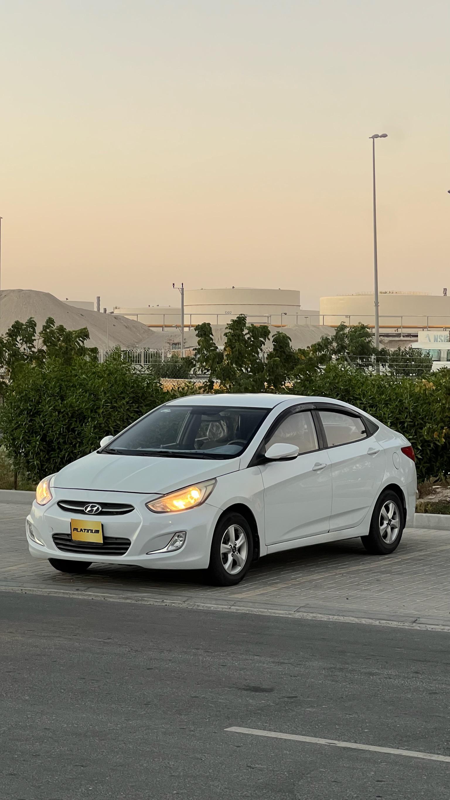 HYUNDAI ACCENT 2018 • SEDAN