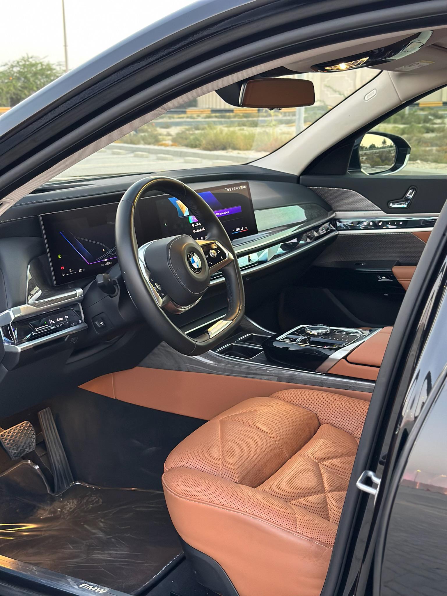 BMW 735I 2024 • SEDAN