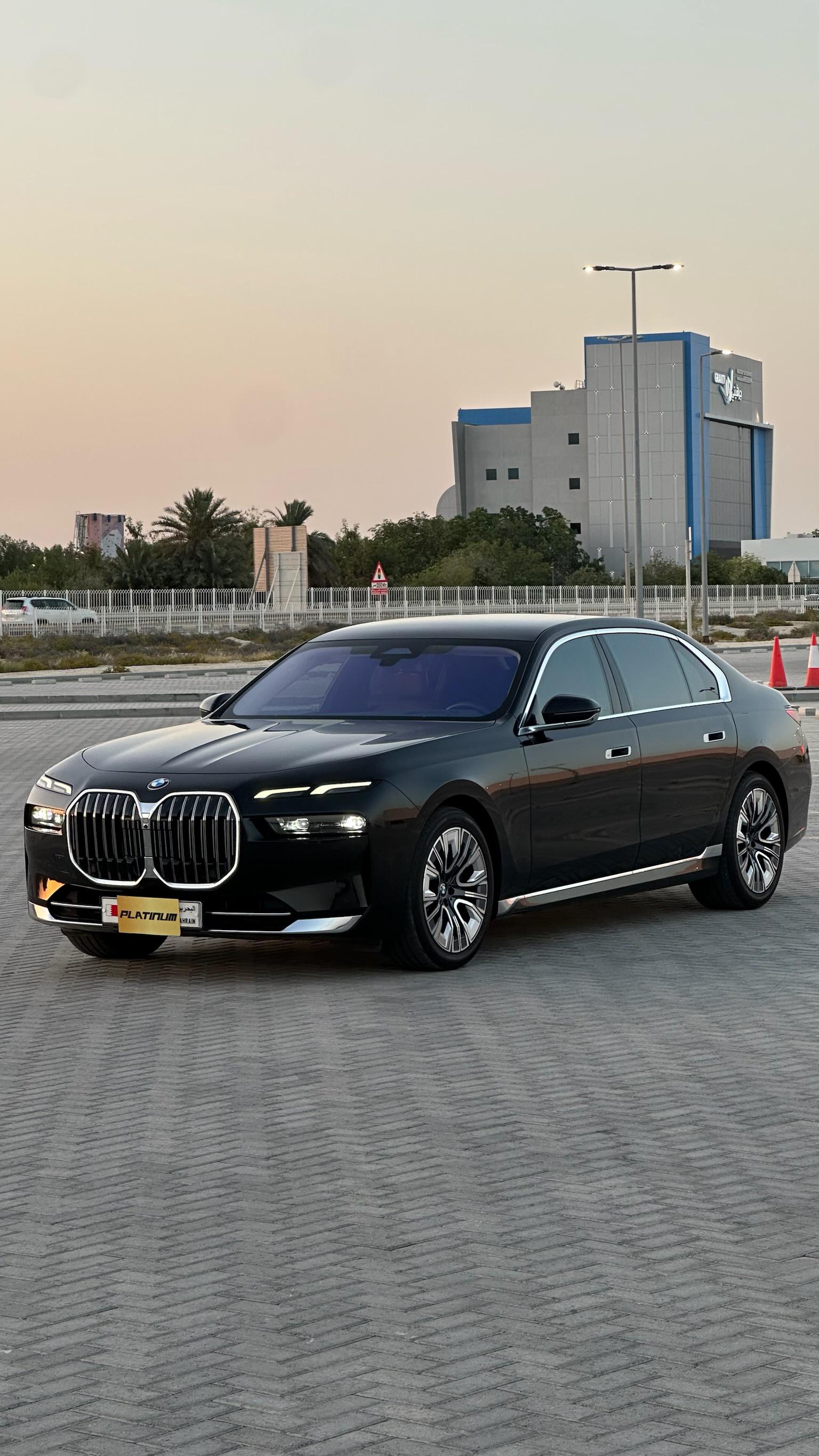 BMW 735I 2025 • SEDAN