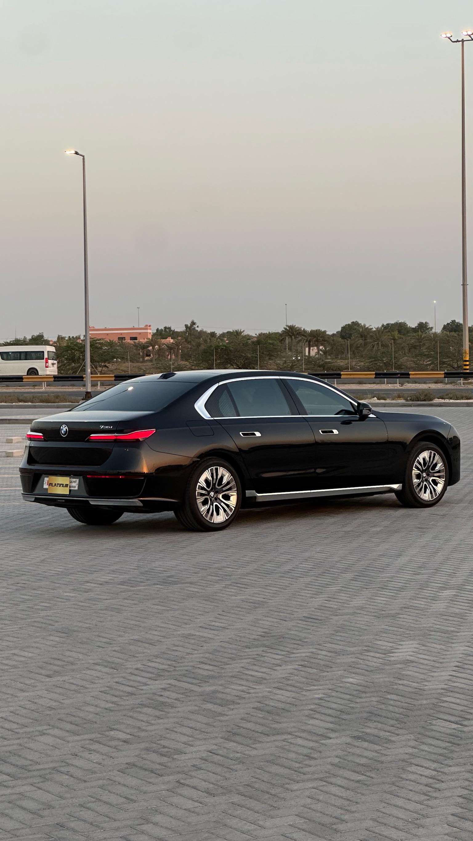 BMW 735I 2025 • SEDAN