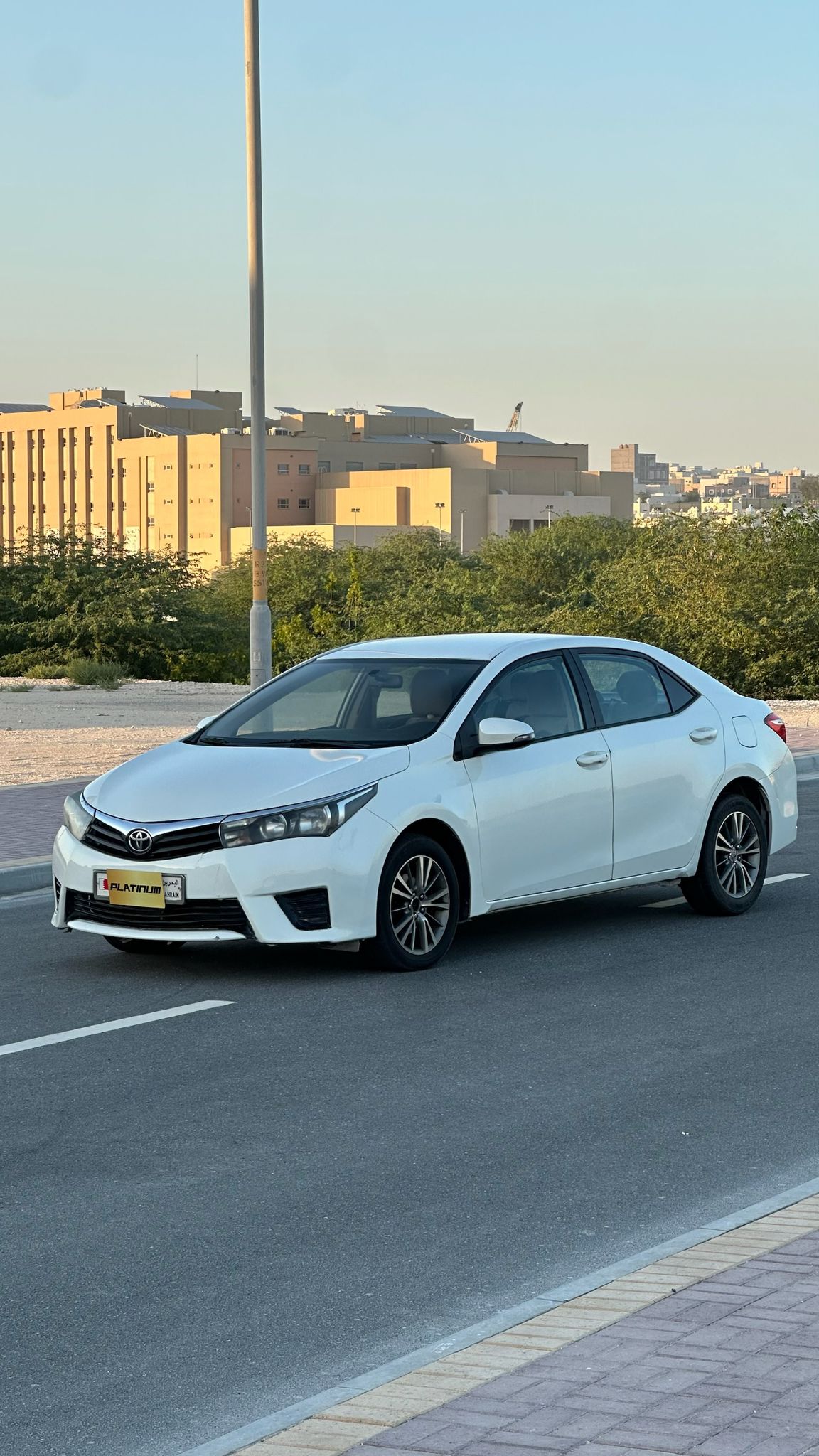 TOYOTA COROLLA 2015 • SEDAN