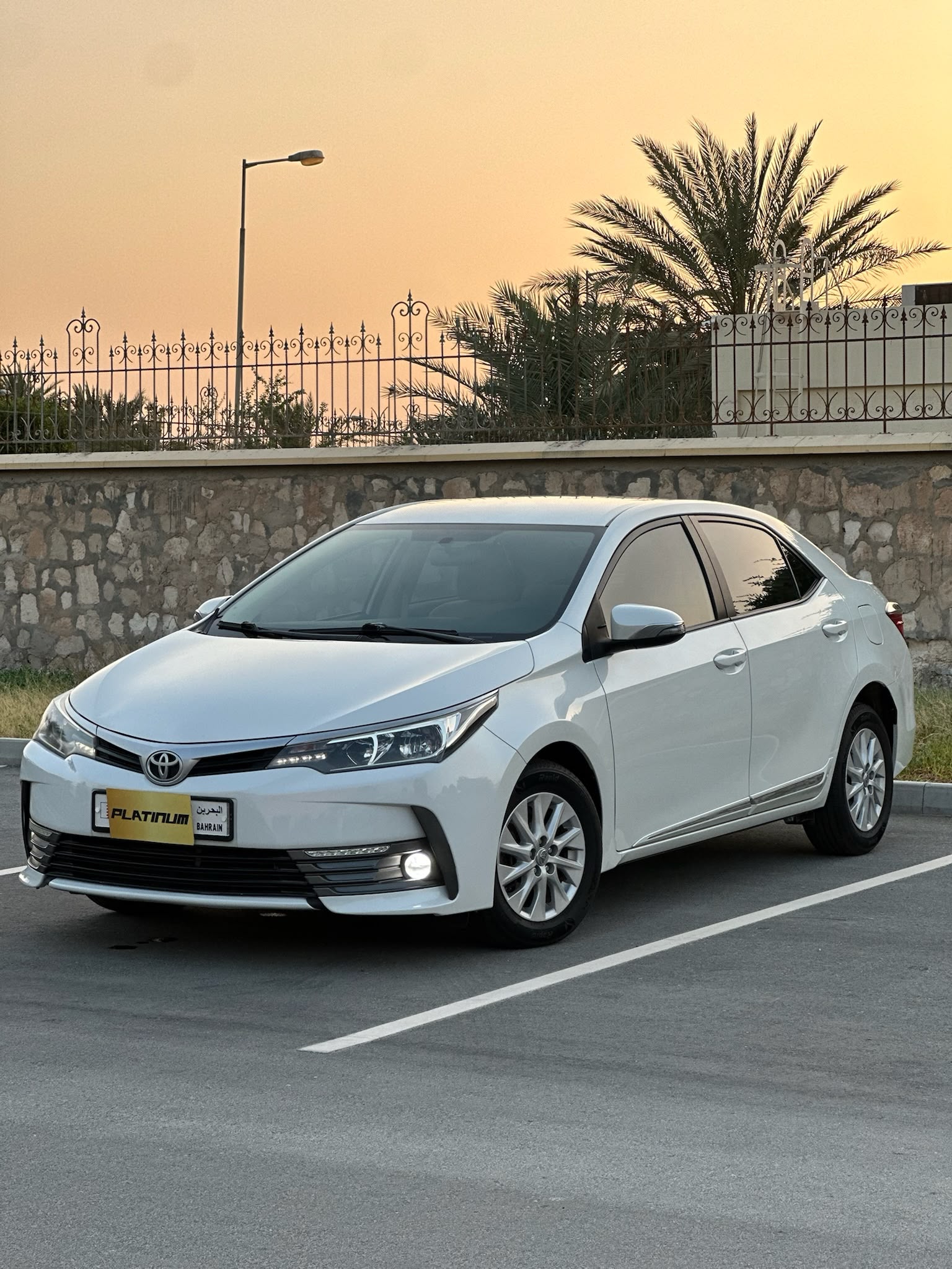 TOYOTA COROLLA 2018 • SEDAN