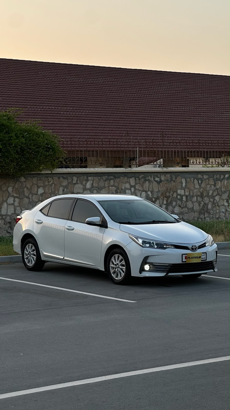 TOYOTA COROLLA 2018 • SEDAN